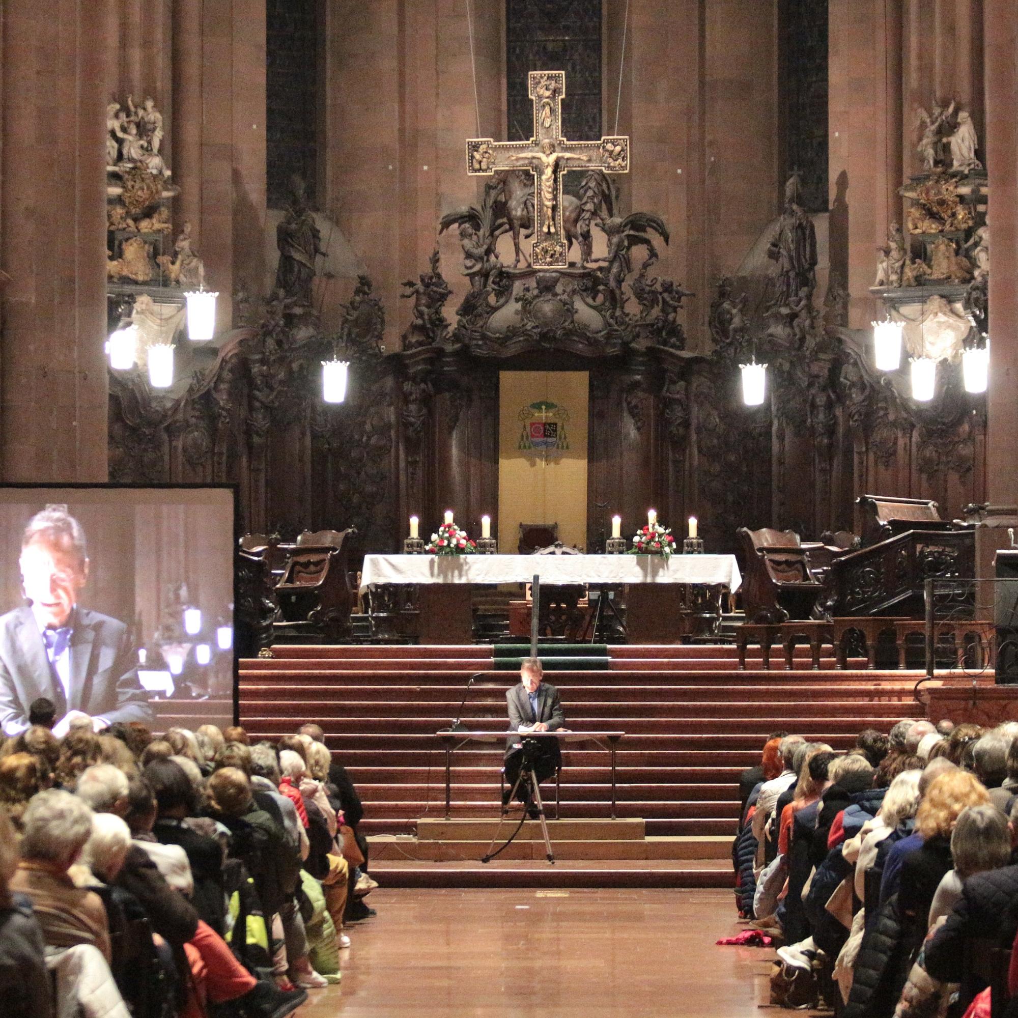 Mainz, 30. September 2024: Ausverkaufte Lesung mit Bernhard Schlink im Mainzer Dom.