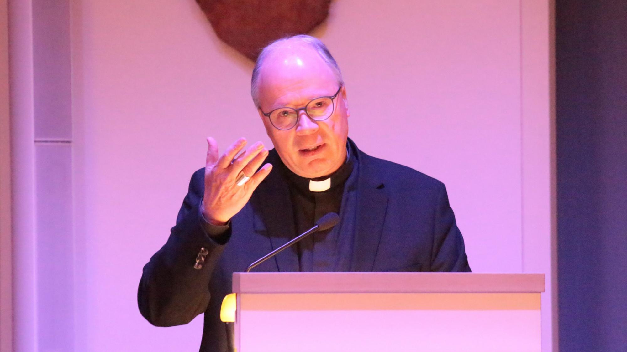 Mainz, 21. November 2024: Der Trierer Bischof Stephan Ackermann sprach beim St. Martinsempfang über die Hoffnung.