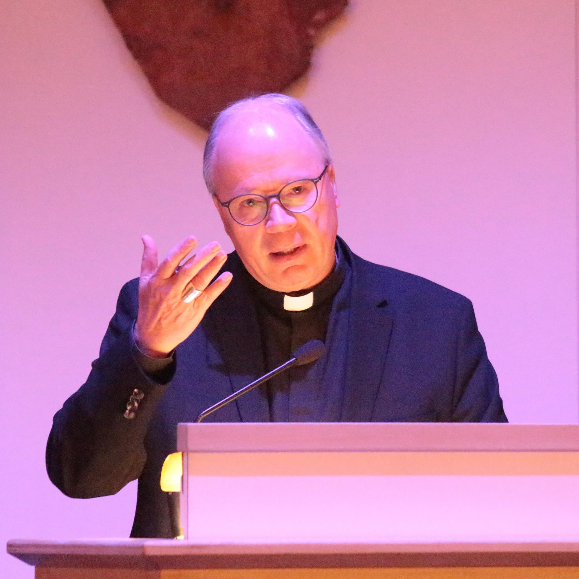 Mainz, 21. November 2024: Der Trierer Bischof Stephan Ackermann sprach beim St. Martinsempfang über die Hoffnung.