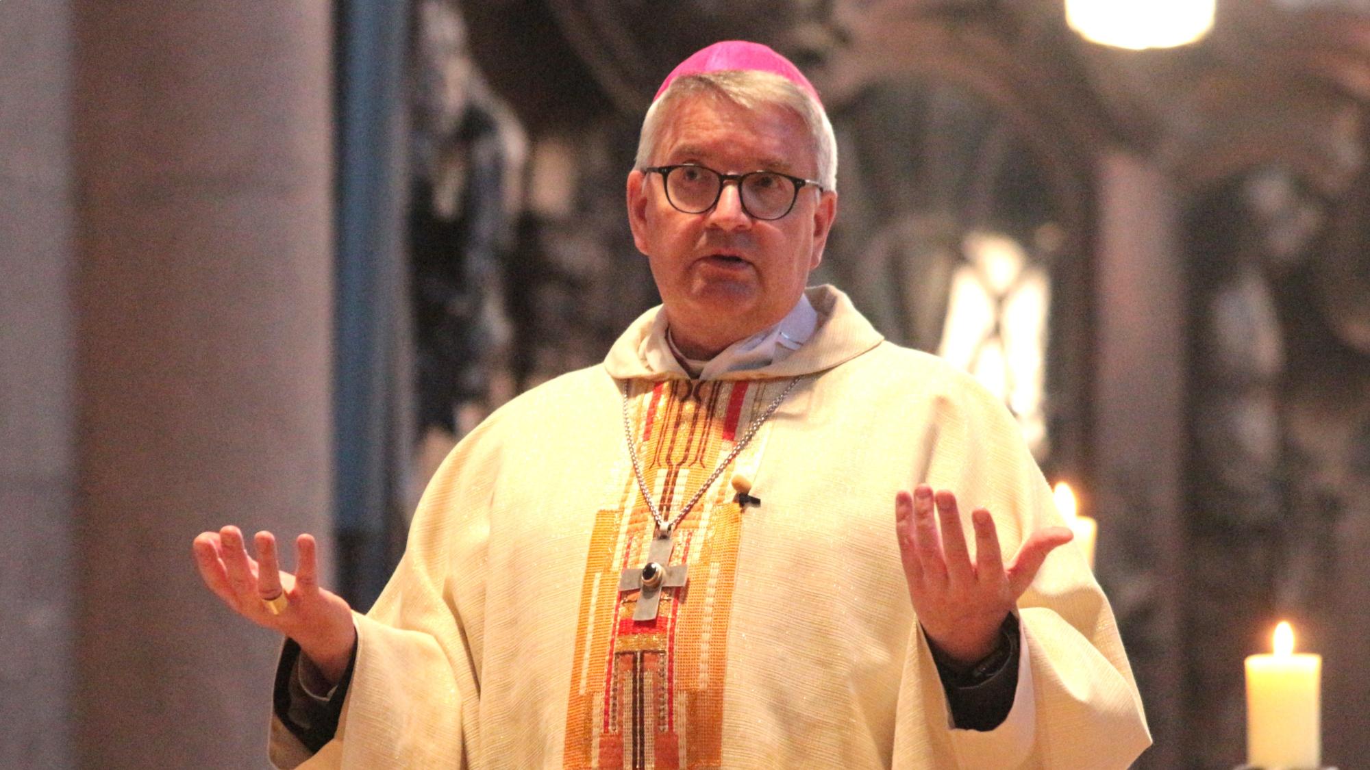 Mainz, 18. Mai 2025: Bischof Peter Kohlgraf beim Pontifikalamt anlässlich der Amtseinführung von Papst Leo XIV. im Mainzer Dom.