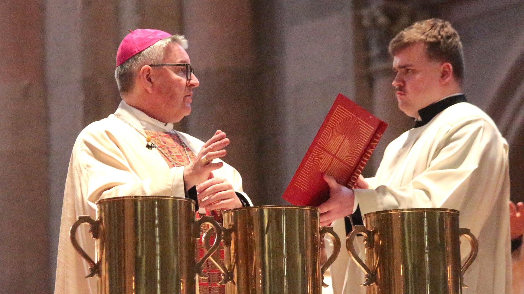Mainz, 30. März 2026: In der Missa chrismatis weihte Bischof Peter Kohlgraf die heiligen Öle.