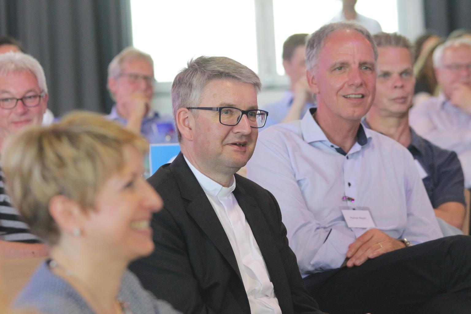 Mainz, 1. Juni 2019: Bischof Peter Kohlgraf (mitte) beim Workshoptag in der Lokhalle. (c) Bistum Mainz / Blum