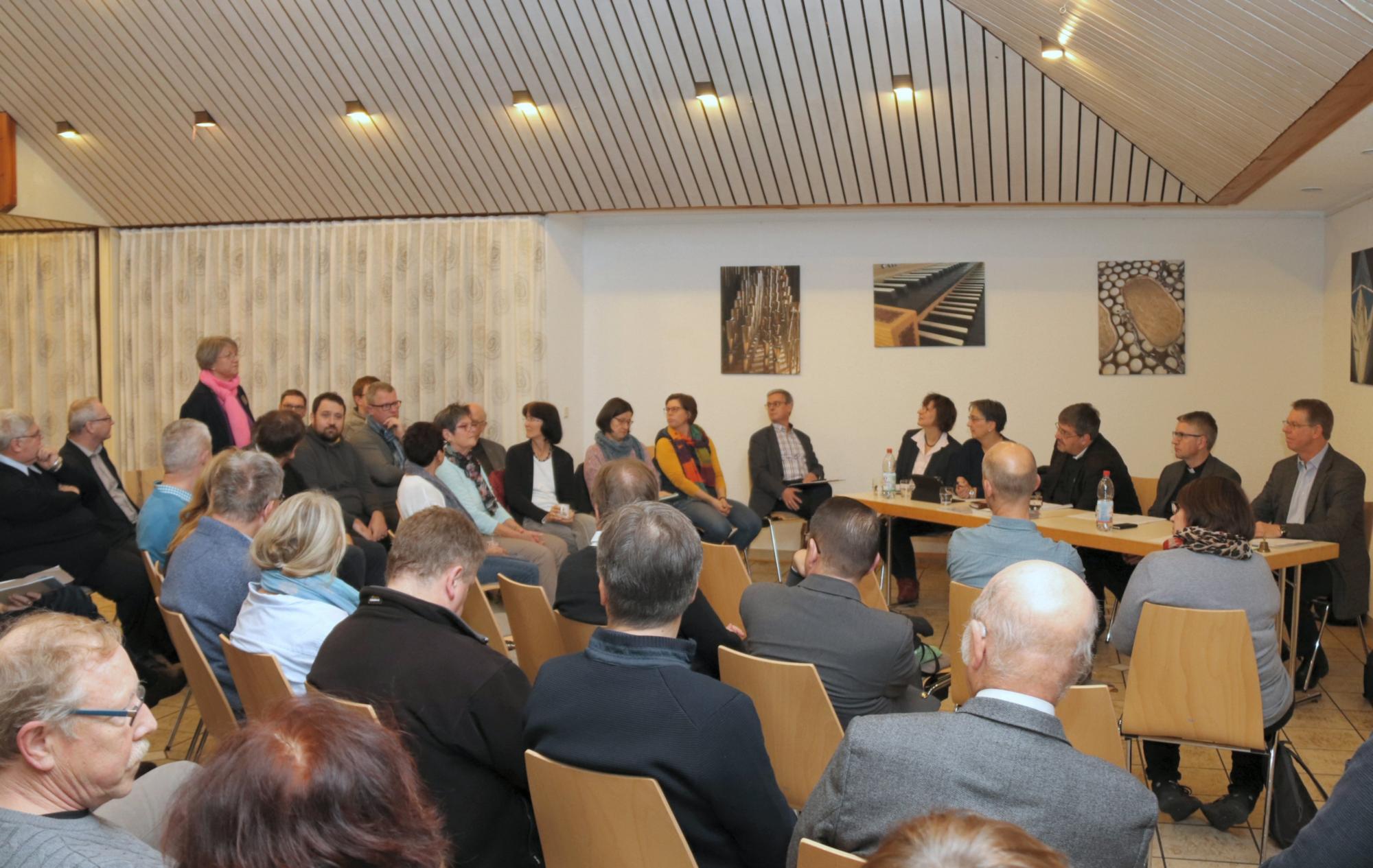 Heppenheim, 28.11.2019: Haupt- und Ehrenamtliche waren zur Schlusskonferenz der Visitation nach Heppenheim gekommen. (c) Bistum Mainz / Matschak