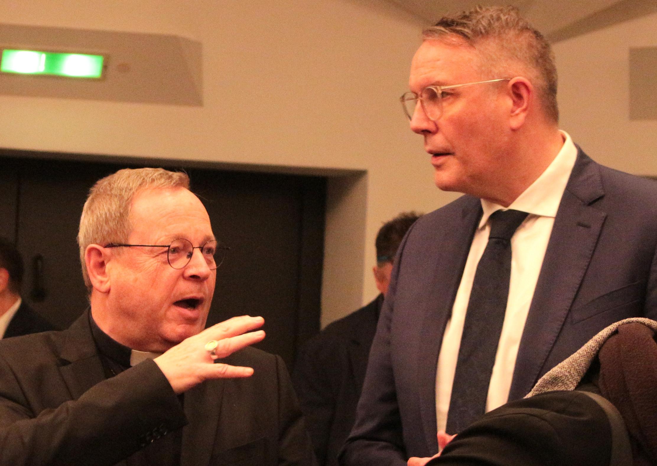 Mainz, 11. November 2025: Bischof Georg Bätzing (links) und Ministerpräsident Alexander Schweitzer beim St. Martinsempfang im Erbacher Hof.