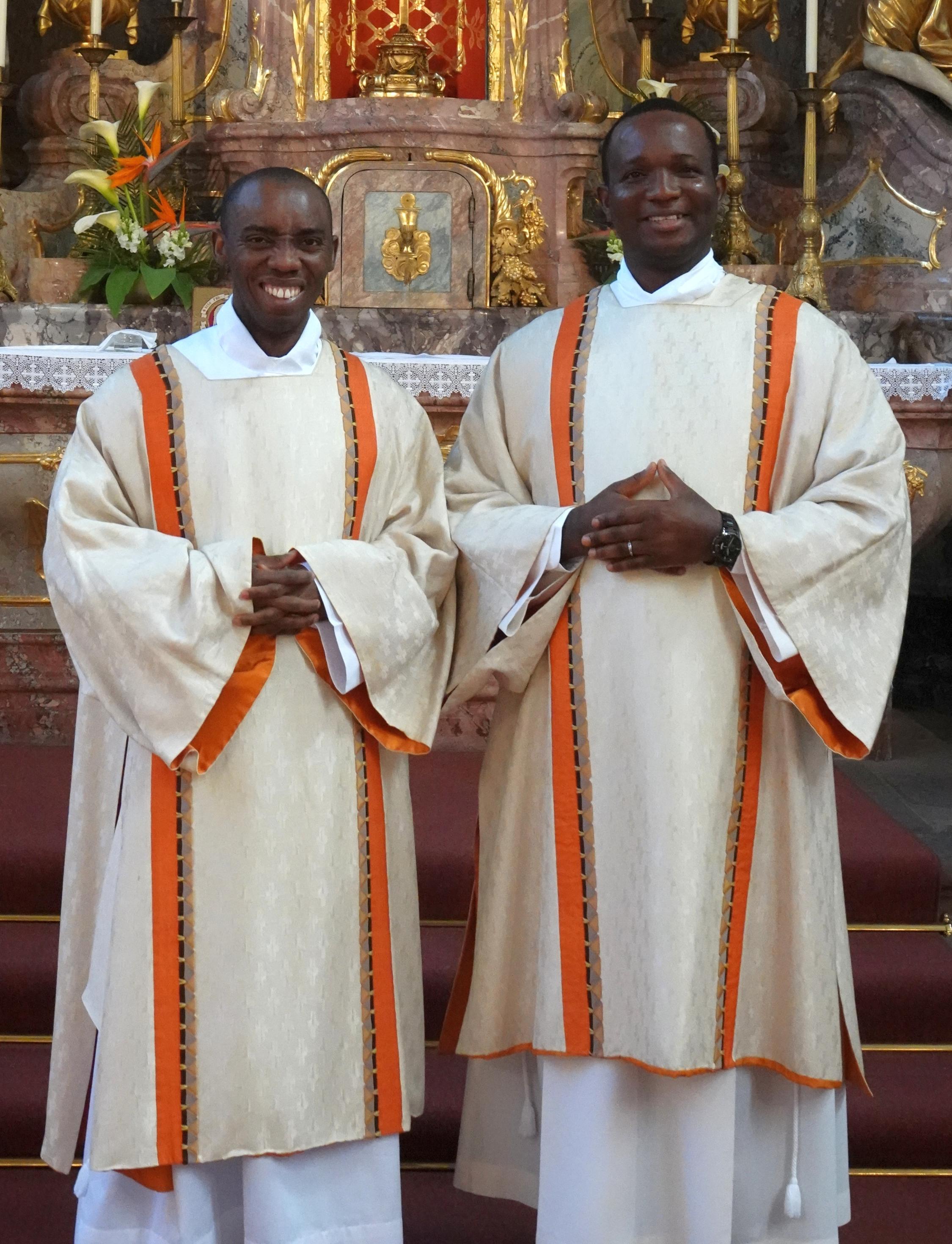 Mainz, 25. April 2020: Die beiden neu geweihten Diakone: Valentine Ede (links) und Francis Ozochi.