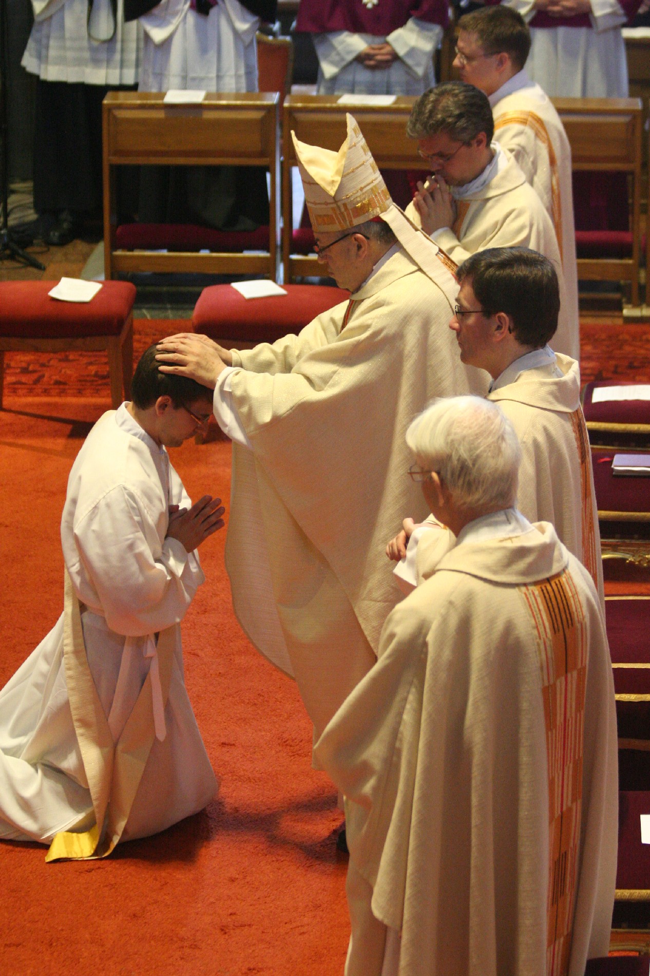 2009--PRIESTERWEIHE (c) Bistum Mainz / Matschak (Ersteller: Bistum Mainz / Matschak)