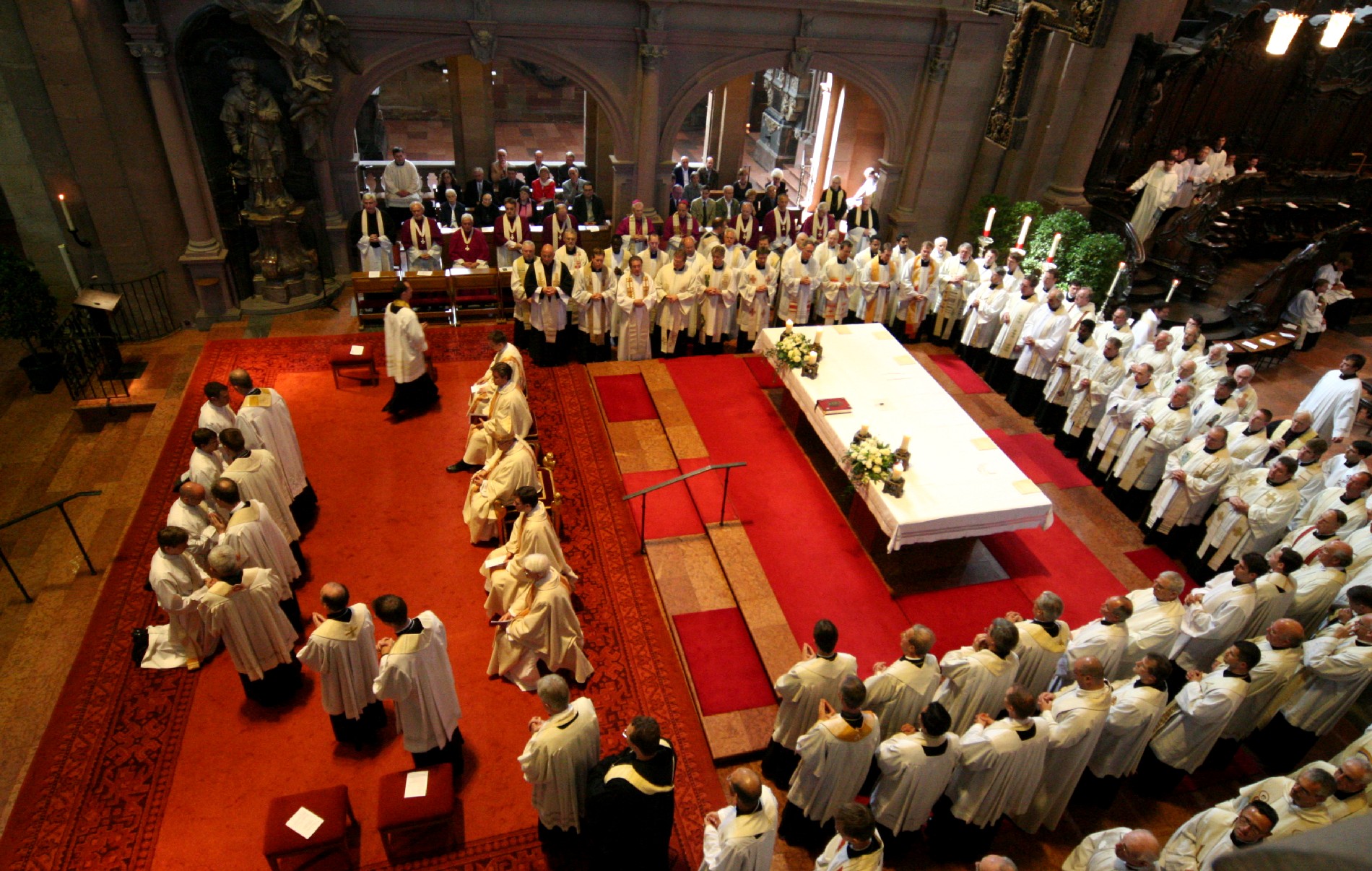 2009--PRIESTERWEIHE (c) Bistum Mainz / Matschak (Ersteller: Bistum Mainz / Matschak)