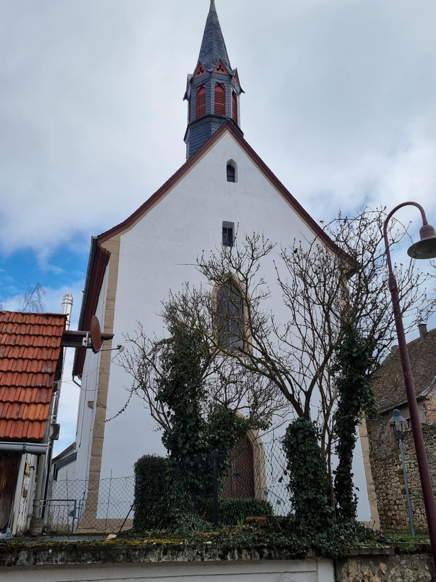 Katholische Pfarrkirche St. Johannes Baptist in Monzernheim (c) T. Schäfer
