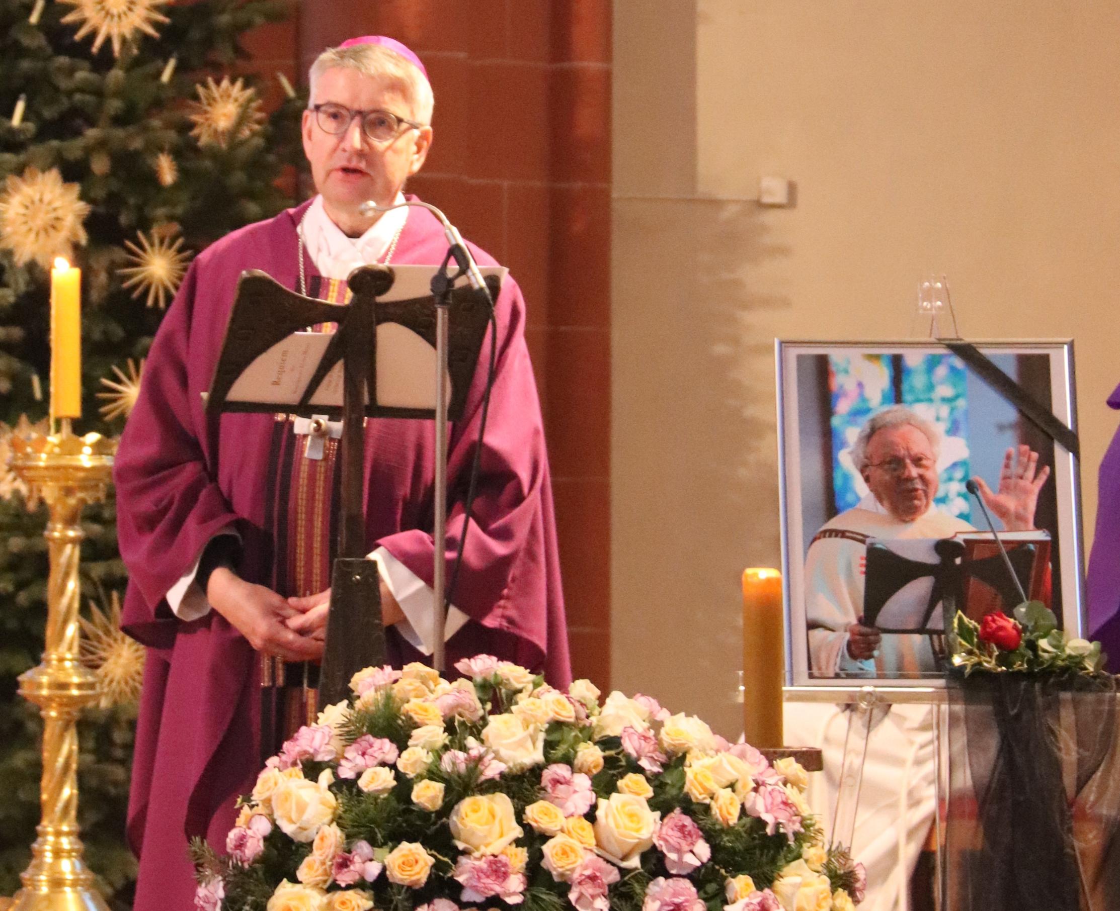 Bischof Peter Kohlgraf würdigte Monsignore Klaus Mayer in seiner Predigt