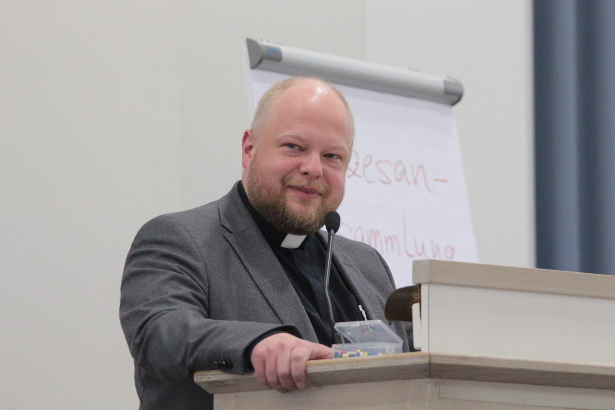 Generalvikar Dr. Sebastian Lang bei der Diözesanversammlung im Juni 2024 im Erbacher Hof in Mainz. (c) Bistum Mainz / Blum