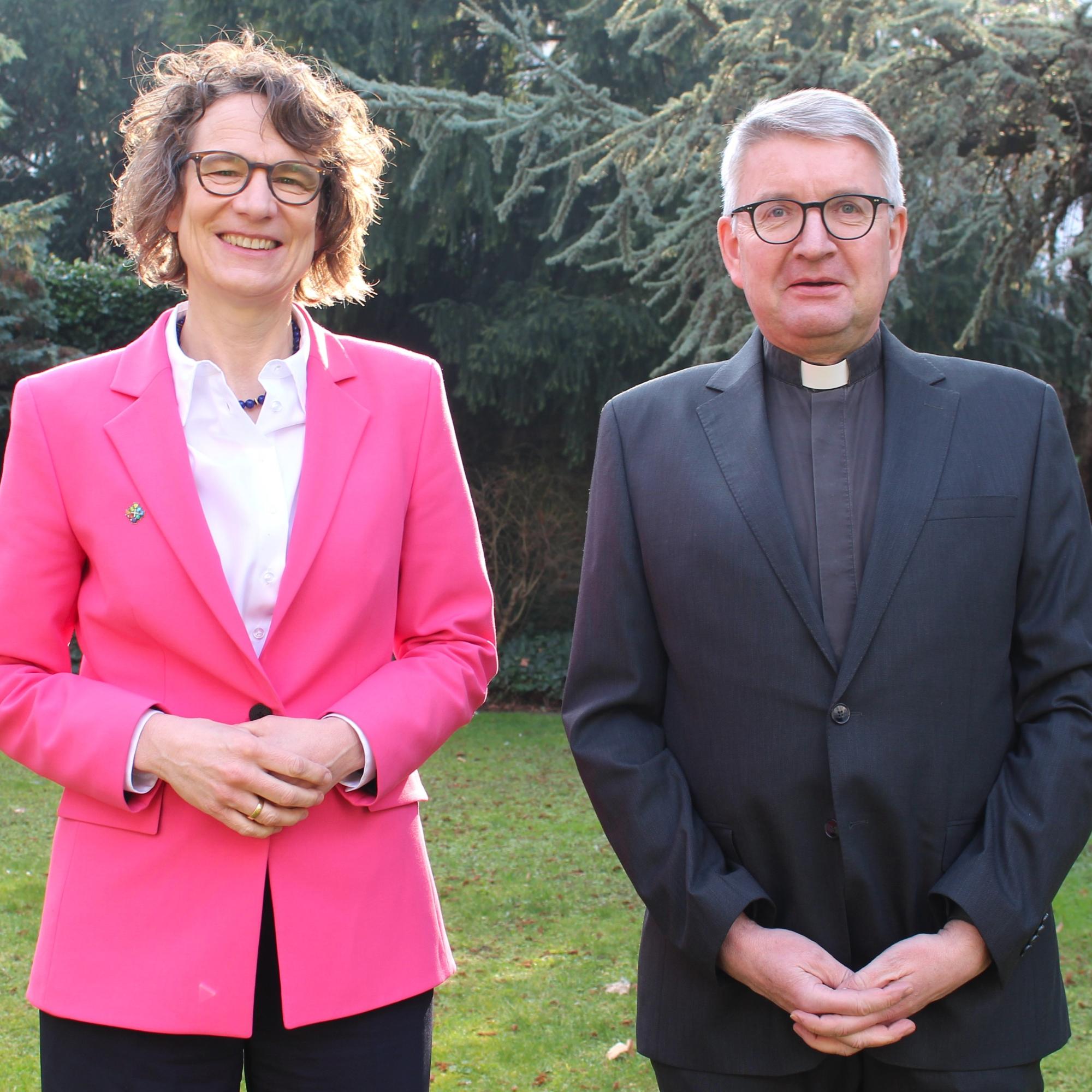 Mainz, 21. Februar 2025: Antrittsbesuch der neuen Kirchenpräsidentin der EKHN, Prof. Dr. Christiane Tietz (links), beim Mainzer Bischof Peter Kohlgraf.