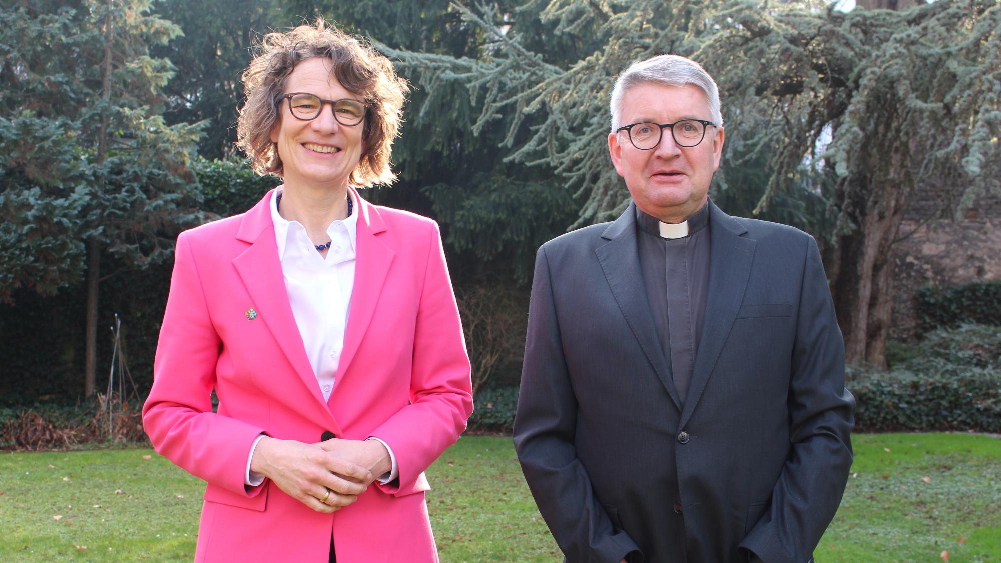 Mainz, 21. Februar 2025: Antrittsbesuch der neuen Kirchenpräsidentin der EKHN, Prof. Dr. Christiane Tietz (links), beim Mainzer Bischof Peter Kohlgraf.