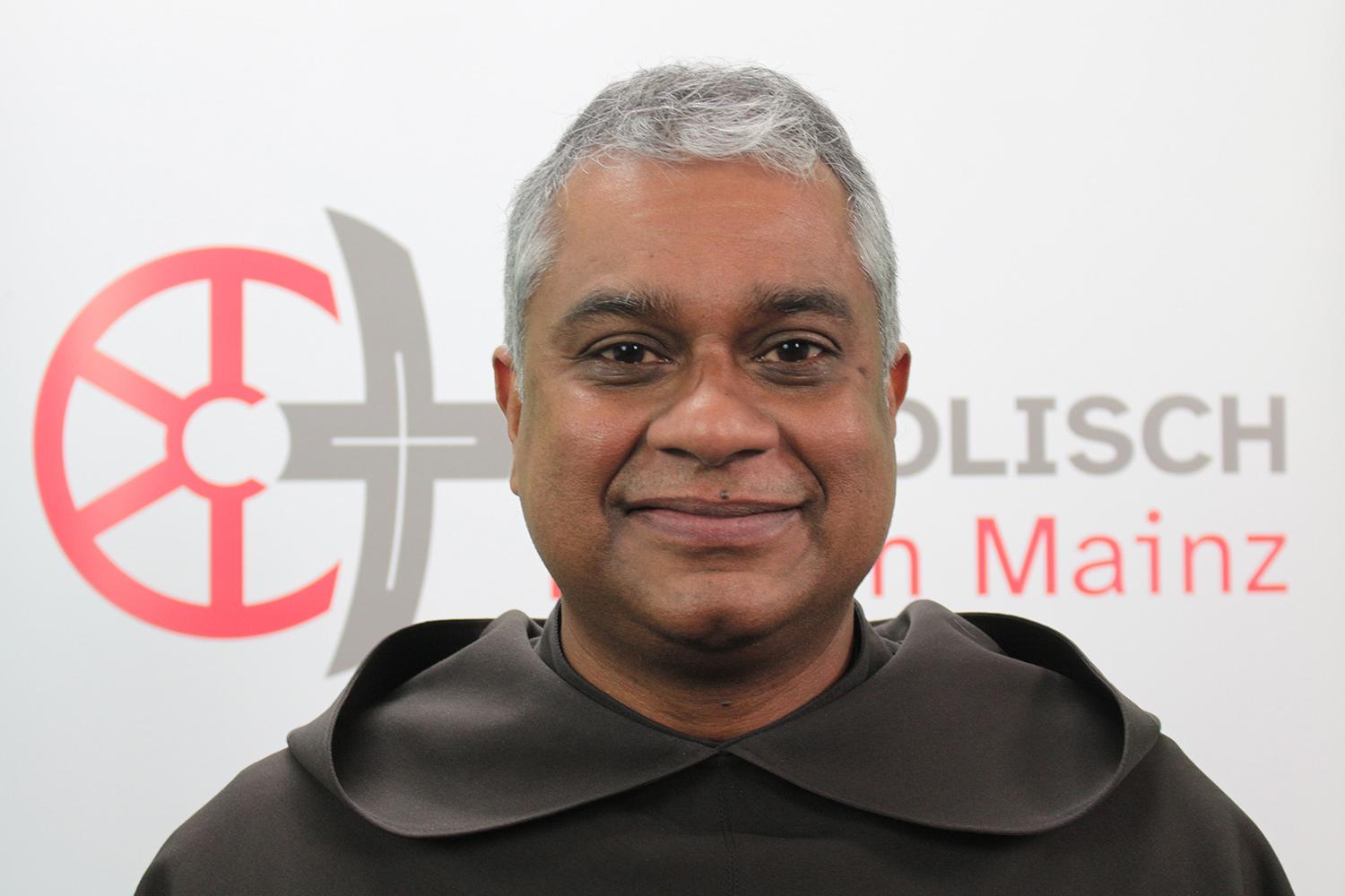 P. Joshy Pottackal ist zum Domkapitular ernannt worden.