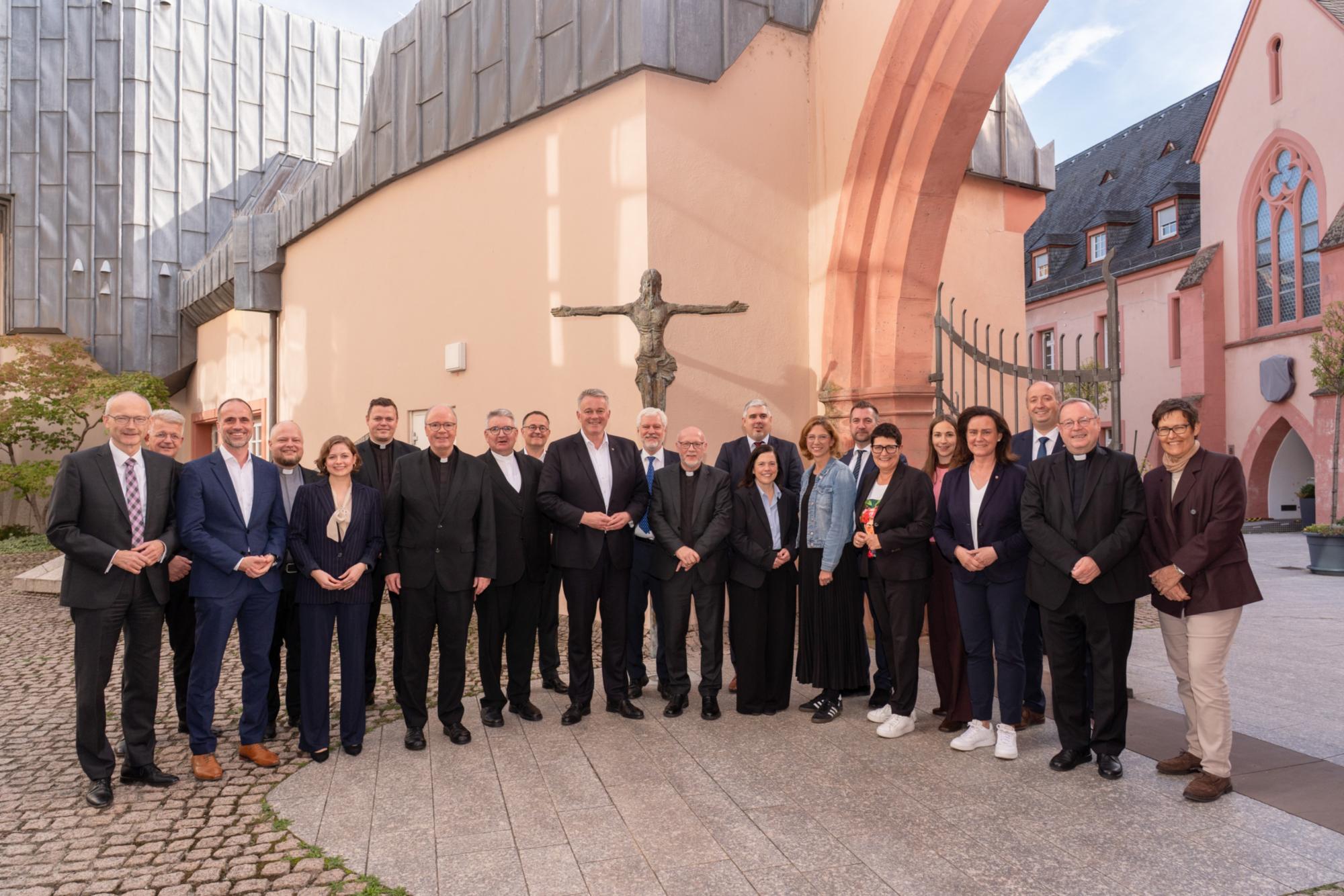 Mainz, 23.9.2026: Treffen des Ministerrates Rheinland-Pfalz mit Ministerpräsident Gordon Schnieder mit den Bischöfen. im Erbacher Hof