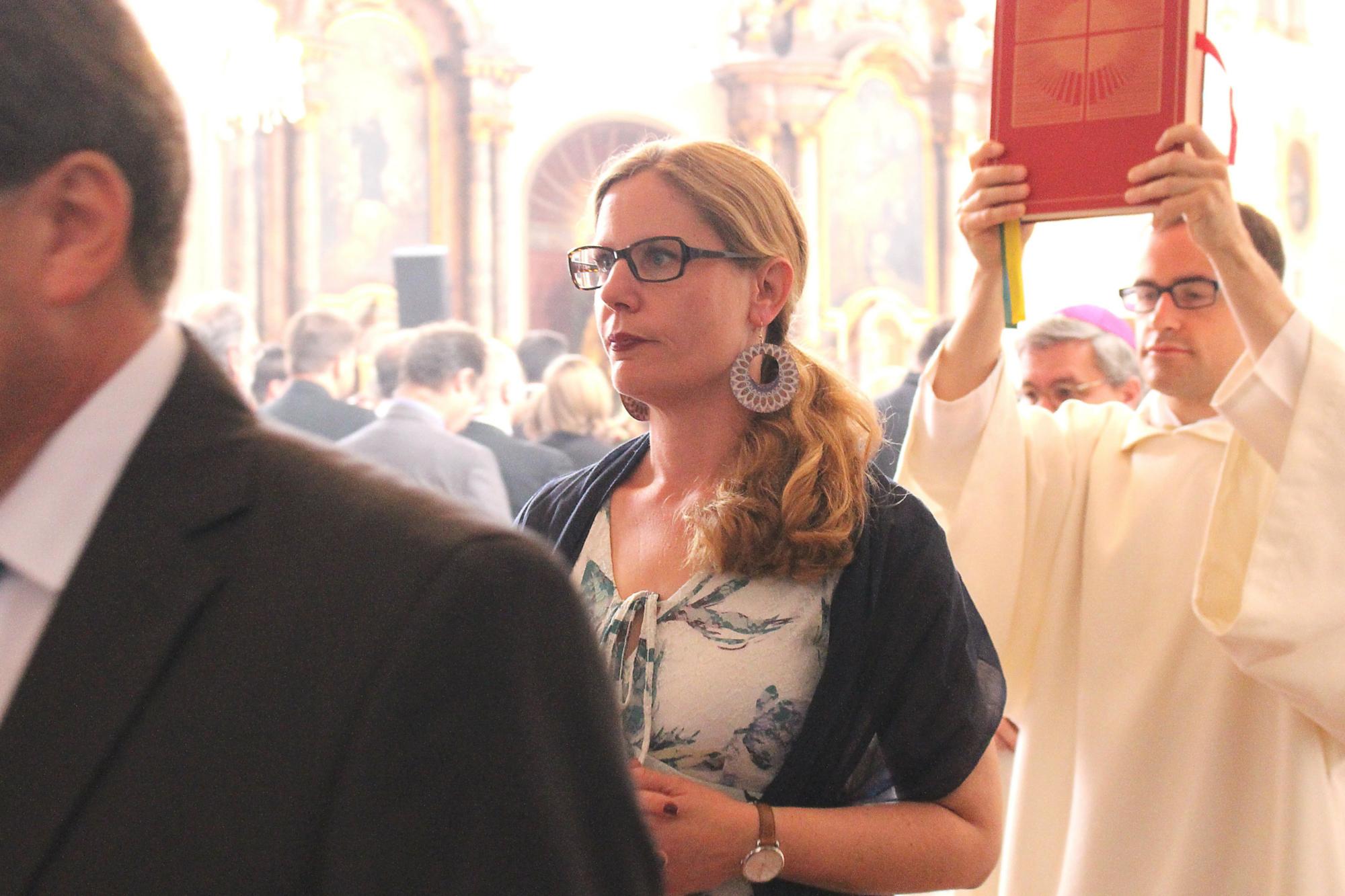 Mainz, 15. Juni 2019: Christine Wüst-Rocktäschel beim Einzug zum Sendungsgottesdienst in der Augustinerkirche. (c) Bistum Mainz / Blum