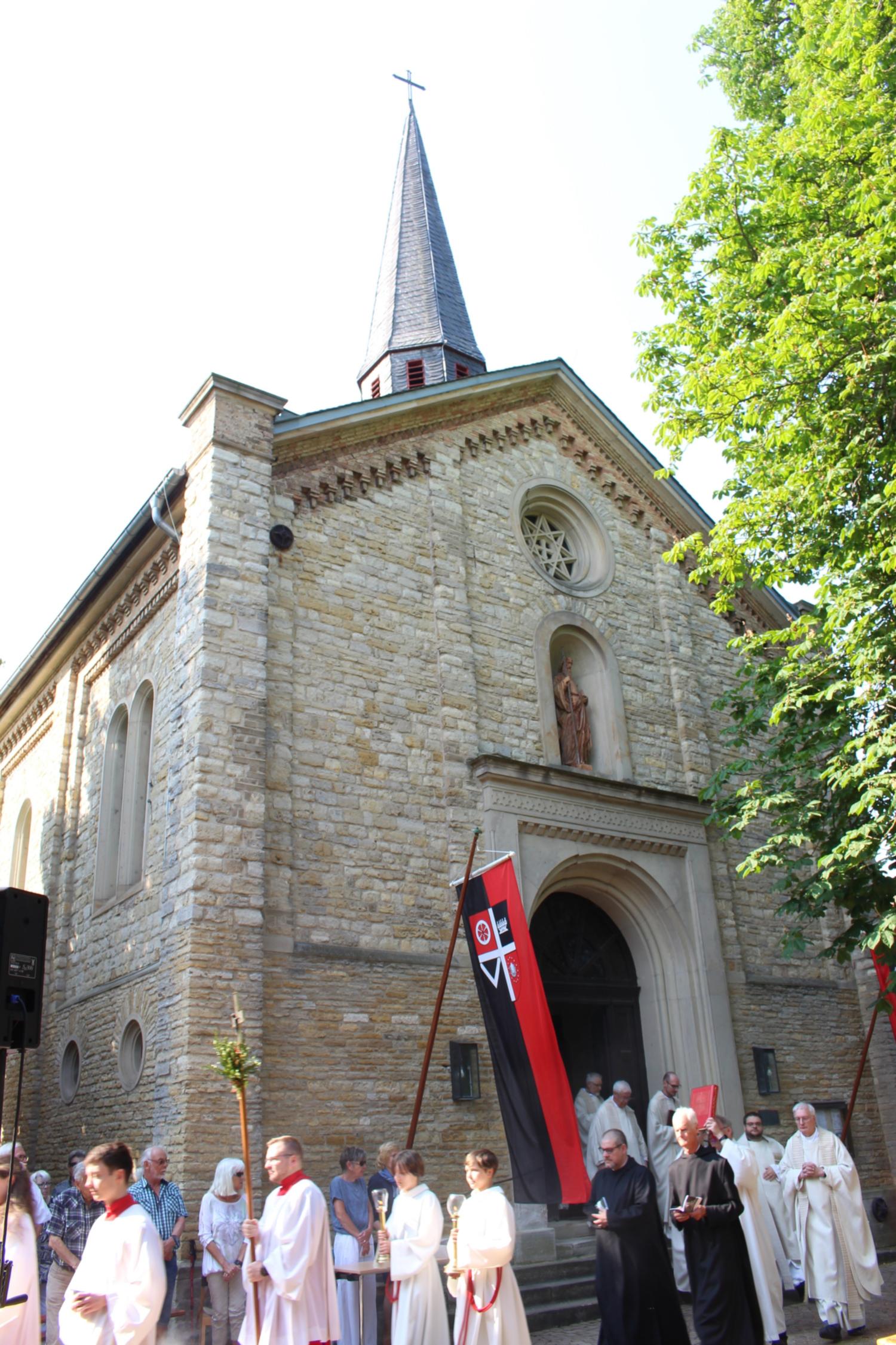 Kloster Jakobsberg, 18. Juni 2023: Einzug zur Herz Jesu-Wallfahrt. (c) Bistum Mainz / Blum