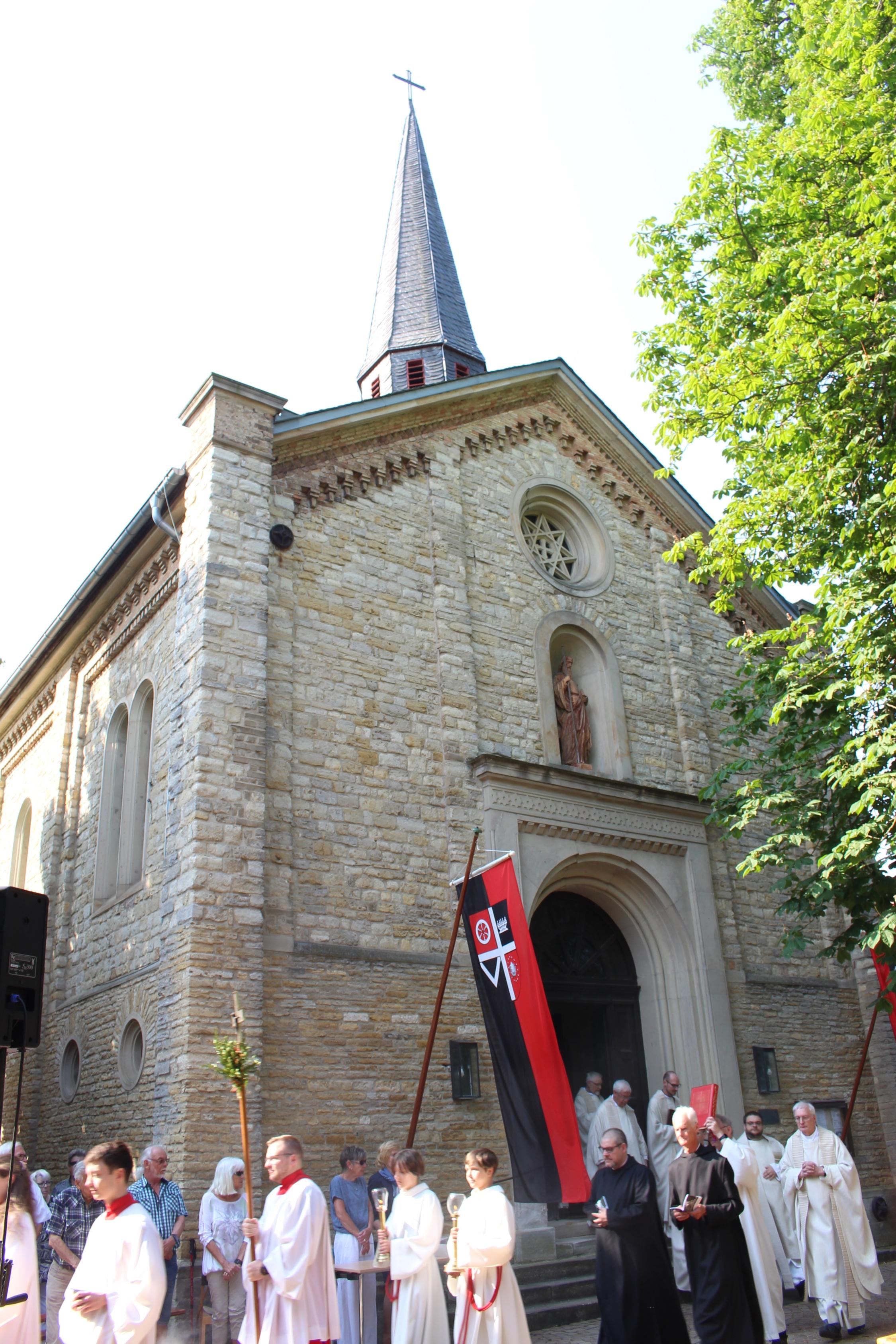 Kloster Jakobsberg, 18. Juni 2023: Einzug zur Herz Jesu-Wallfahrt.
