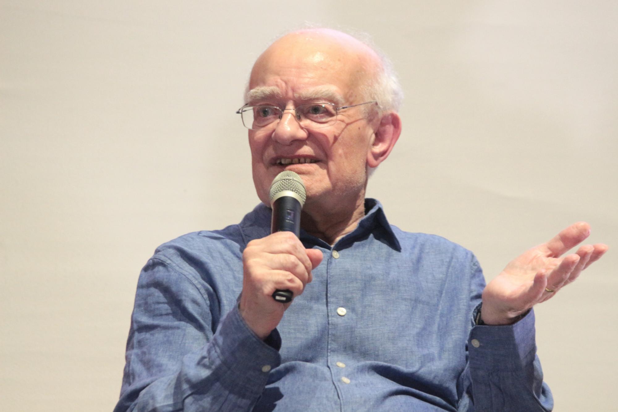 Mainz, 5. September 2024: John Rutter erzählte im Erbacher Hof über sein Selbstverständnis als Komponist. (c) Bistum Mainz / Blum