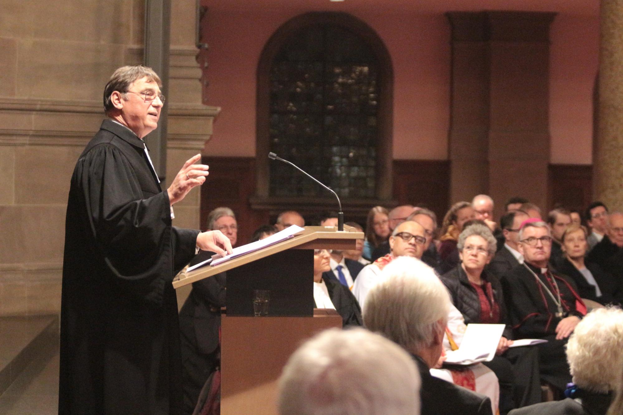 Mainz, 31. Oktober 2024: Kirchenpräsident Volker Jung predigte beim Festgottesdienst über das Verhältnis von Kirche und Staat. (c) Bistum Mainz / Blum