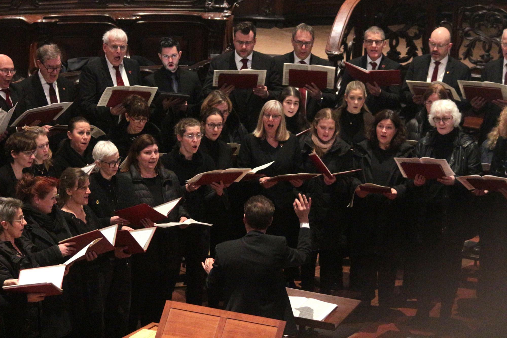 Mainz, 2. April 2026: Musikalisch gestaltet wurde der Gottesdienst unter anderen von der Mainzer Domkantorei unter Leitung von Domkapellmeister Karsten Storck. (c) Bistum Mainz / Blum