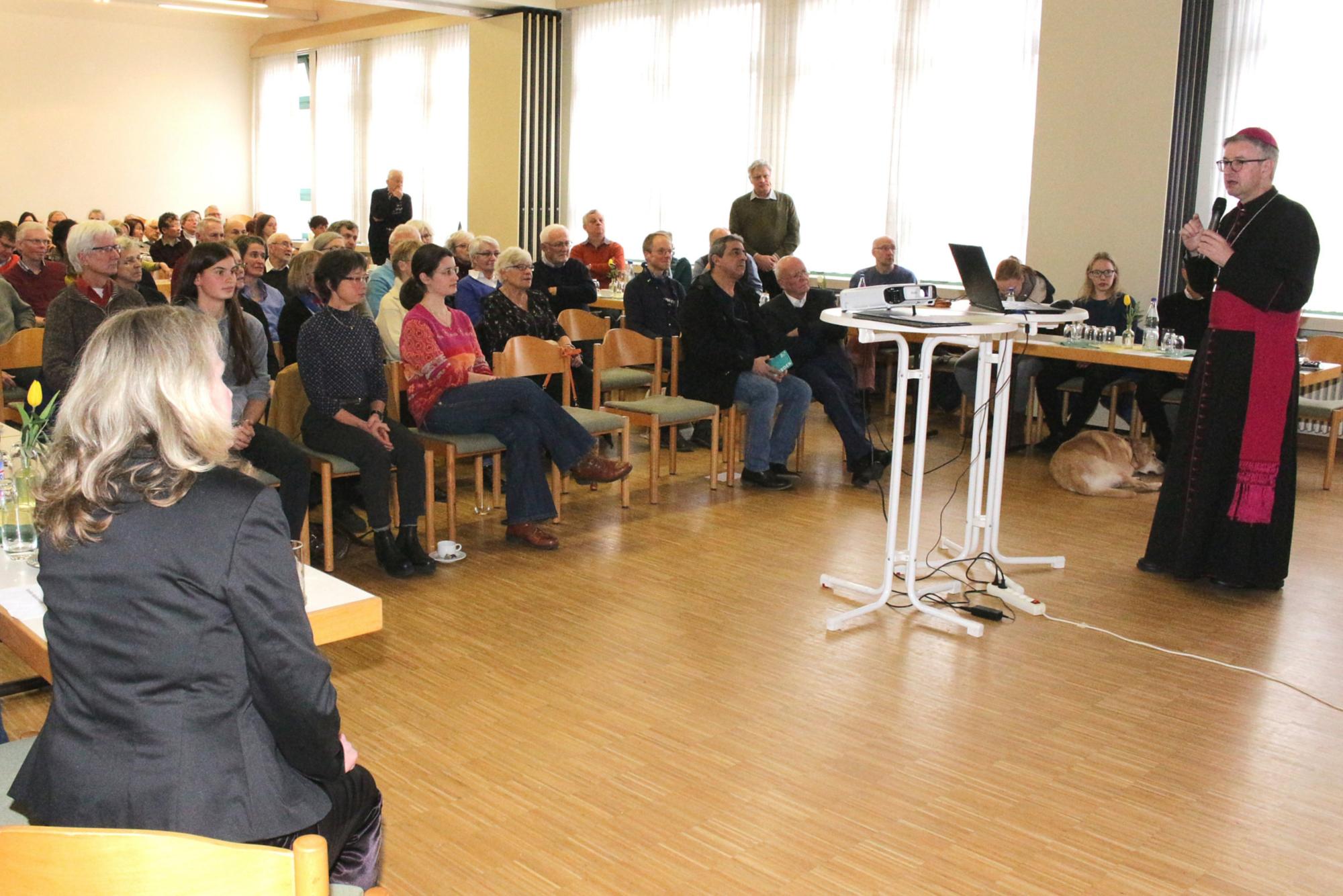 Heidesheim, 12. Januar 2020: Der Gemeindesaal war beim Empfang zum Weltfriedenstag gut gefüllt. (c) Bistum Mainz / Blum