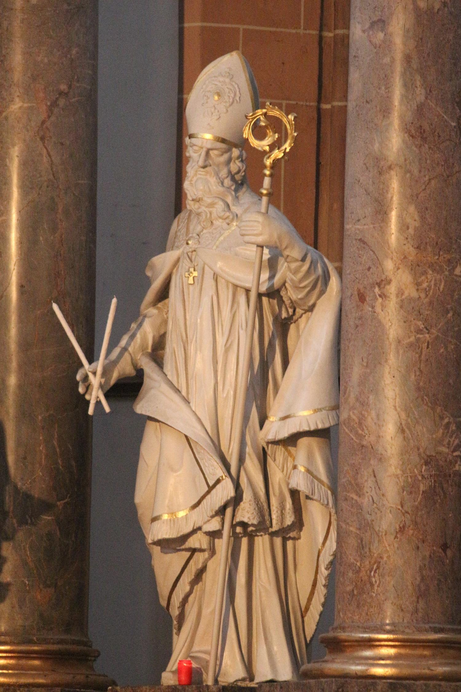 Mainz, 3. Februar 2022: Der heilige Blasius ist der zweite Kirchenpatron von St. Quintin und im Hochaltar mit einer Darstellung vertreten. (c) Bistum Mainz / Blum