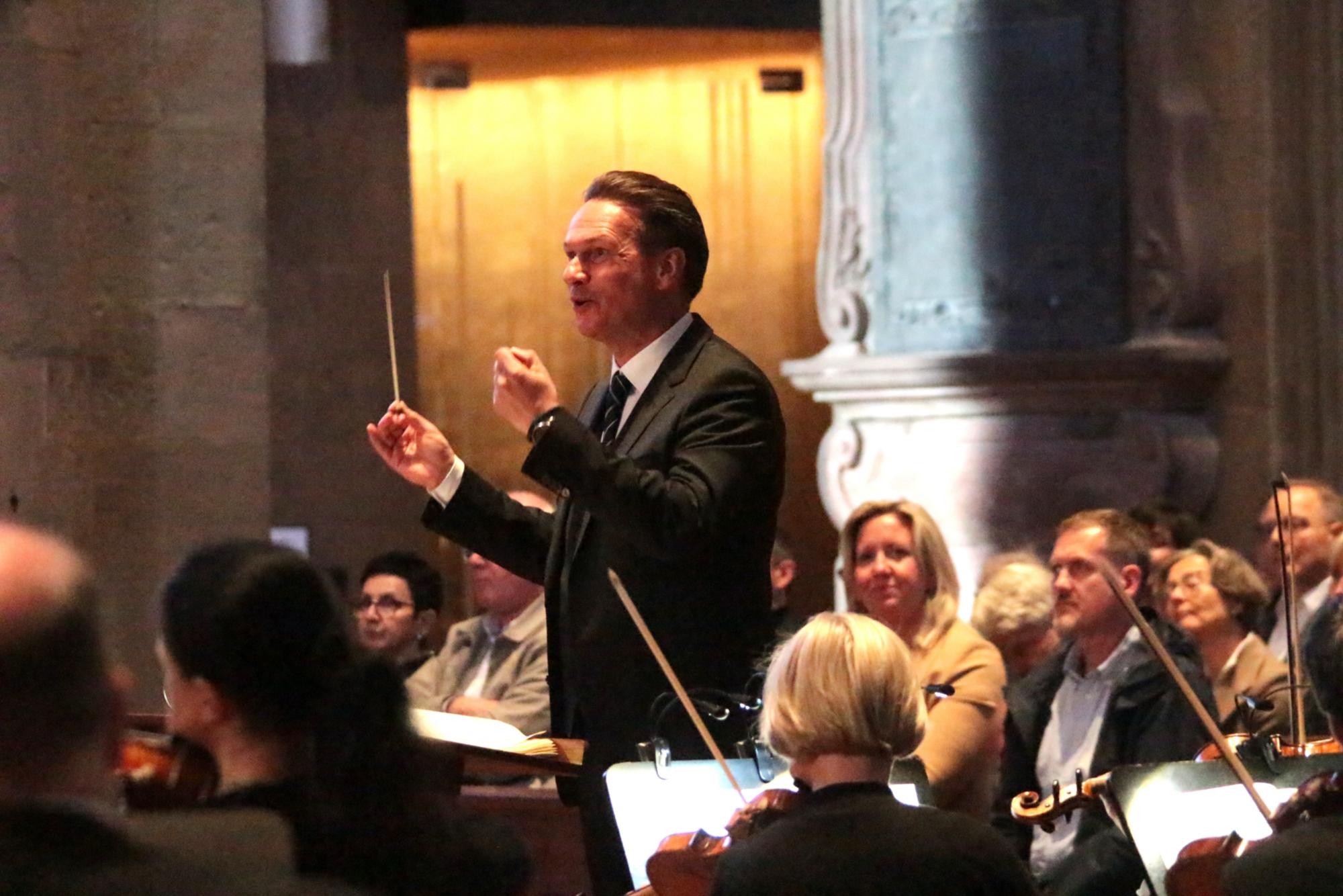 Mainz, 16. Mai 2025: Die musikalische Leitung lag beim Mainzer Domkapellmeister Professor Karsten Storck. (c) Bistum Mainz / Blum