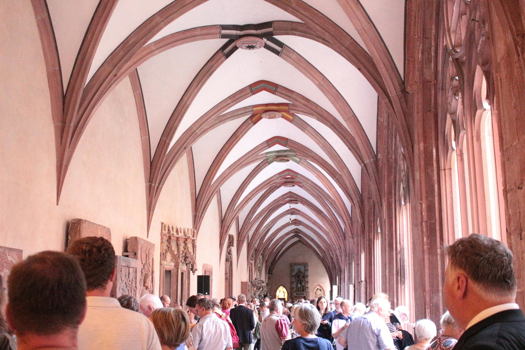 Mainz, 21. August 2022: Nach der Domorgelweihe fang im Kreuzgang des Domes ein Empfang statt. (c) Bistum Mainz / Blum