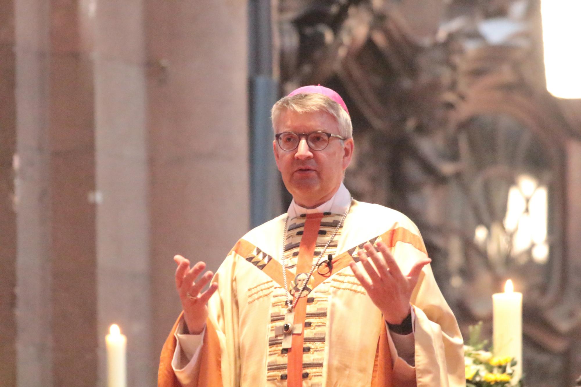 Mainz, 8. Juni 2023: Begrüßung von Bischiof Peter Kohlgraf. (c) Bistum Mainz / Blum