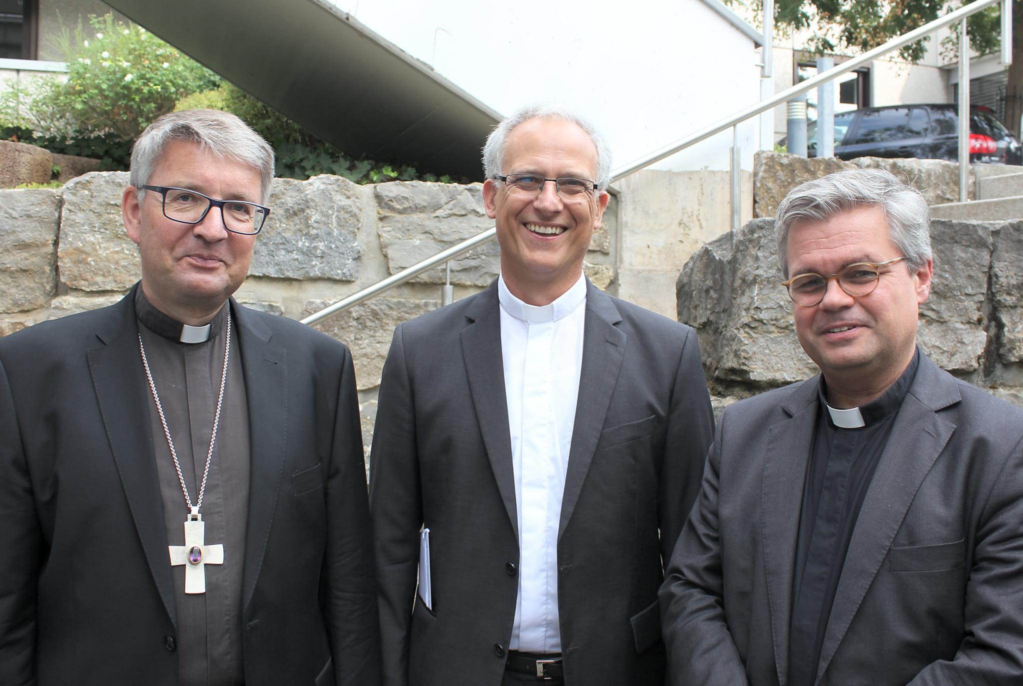 Mainz, 15.8.2018: Feierte seinen 60. Geburtstag: Domkapitular Hans-Jürgen Eberhardt (Mitte) gemeinsam mit Bischof Peter Kohlgraf (l.) und Weihbischof Dr. Udo Markus Bentz
