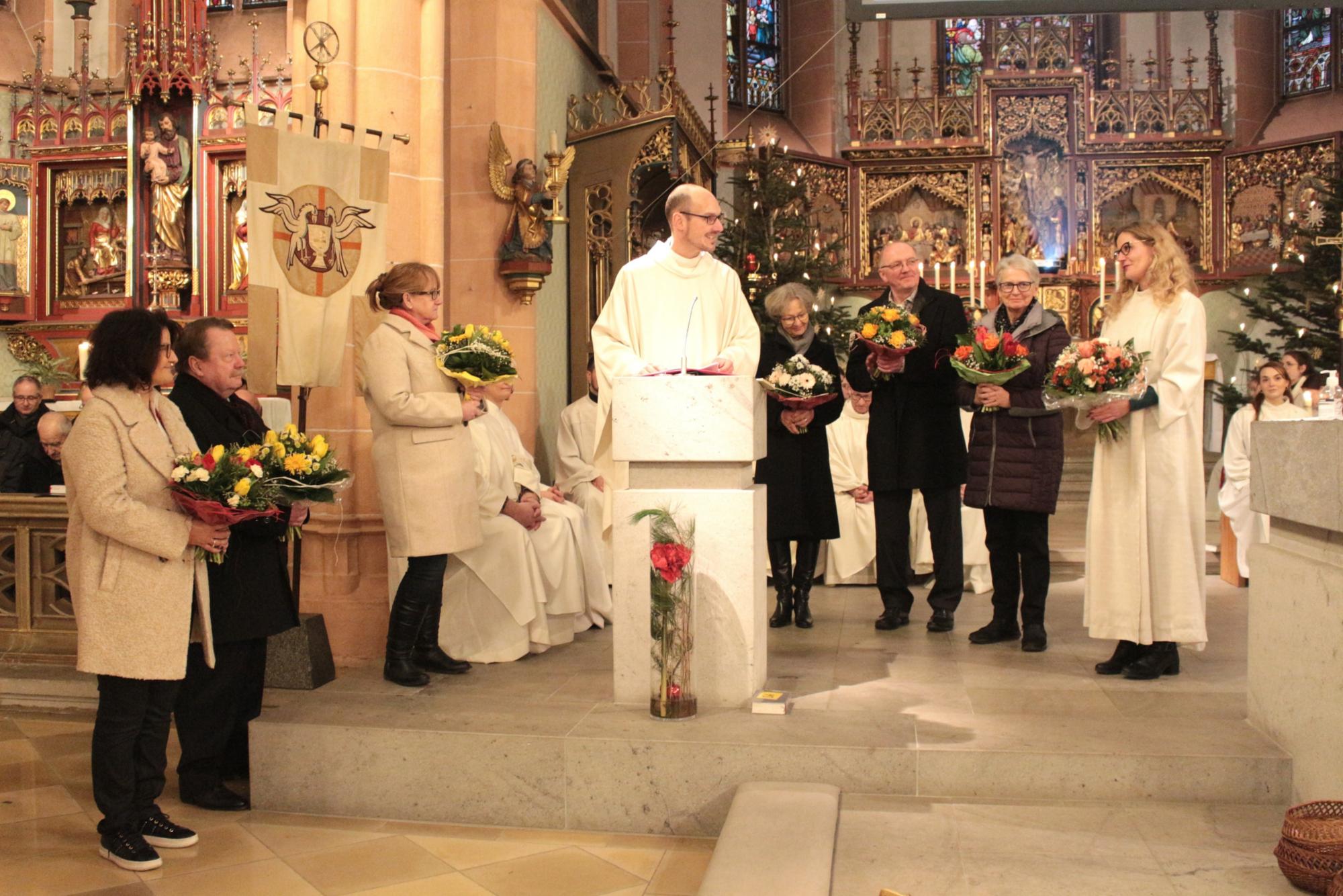 Gau-Algesheim, 7. Januar 2024: Blumen für die Steuerungsgruppe. (c) Bistum Mainz / Blum