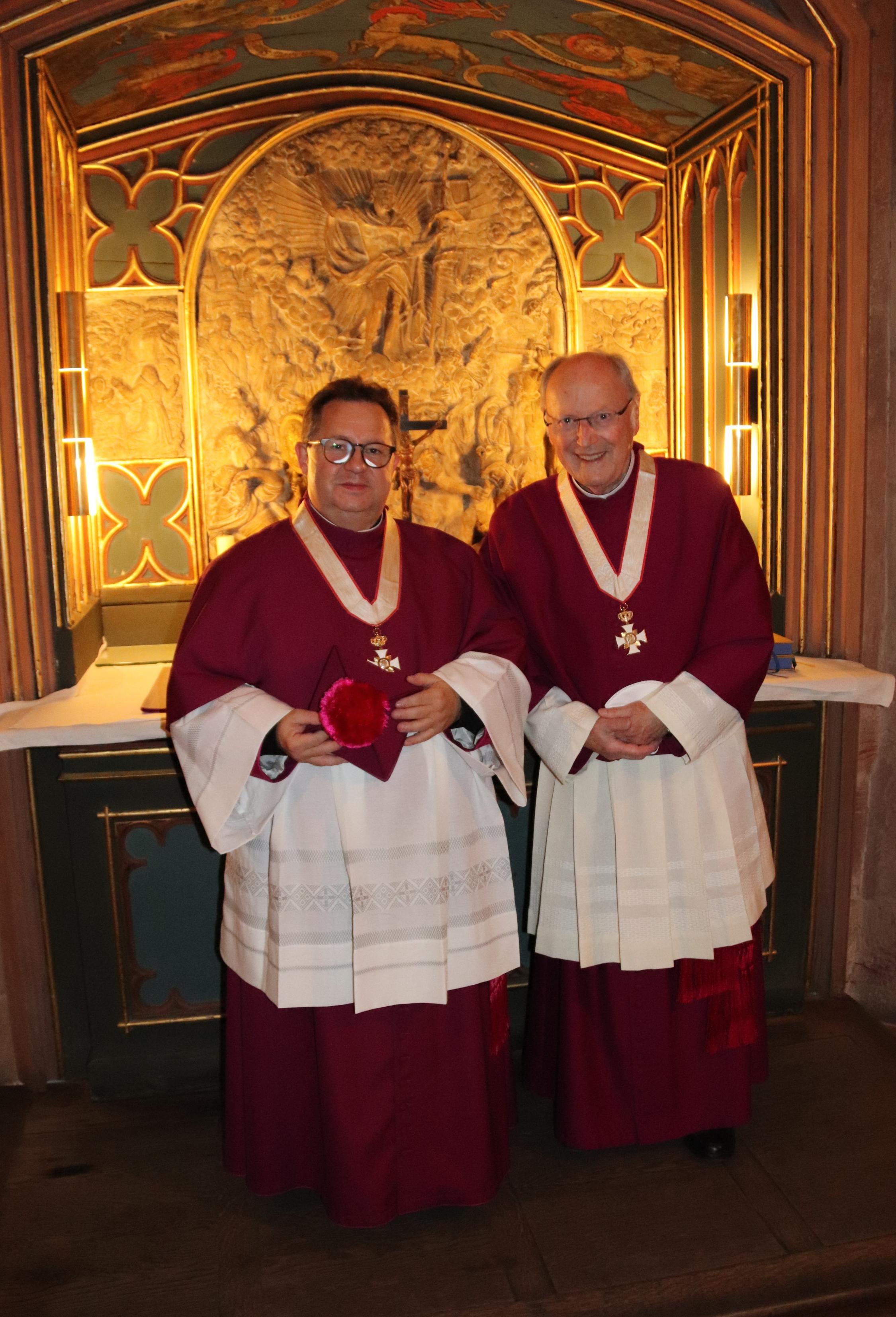 Henning Priesel und Heinz Heckwolf (von links) nach der Vesper zu Übergabe des Amtes