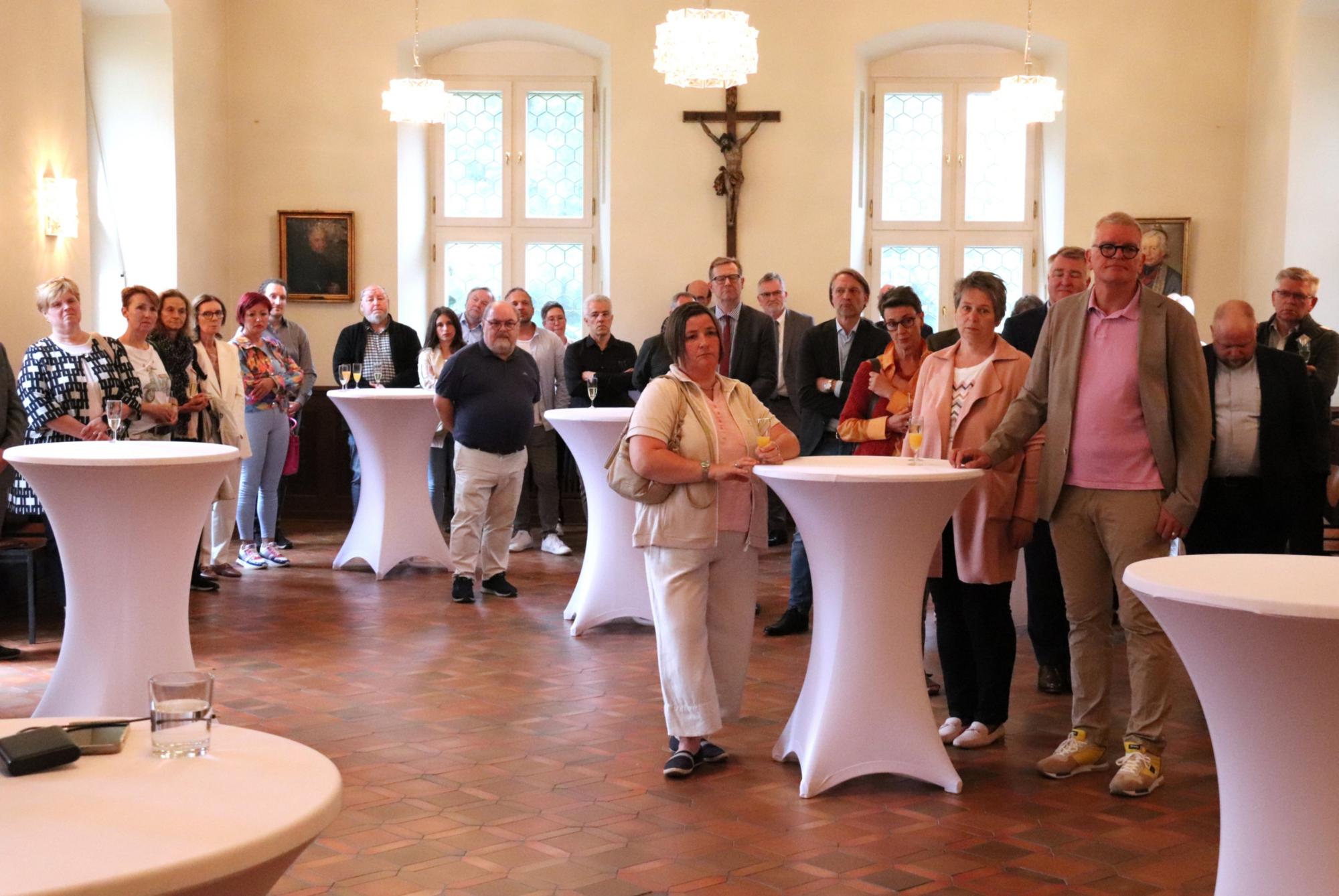 Gäste bei der Verabschiedung von Kanzleidirektor Flegel im Mainzer Priesterseminar