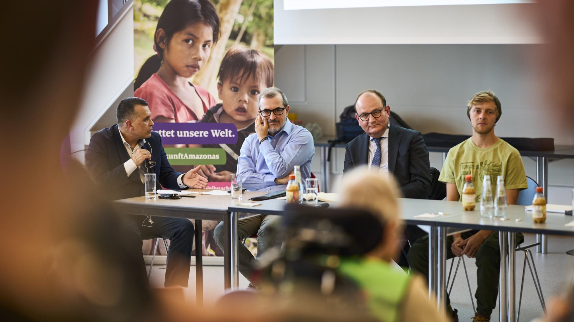 Fachgespräch mit Adveniat-Gästen an der TH Bingen