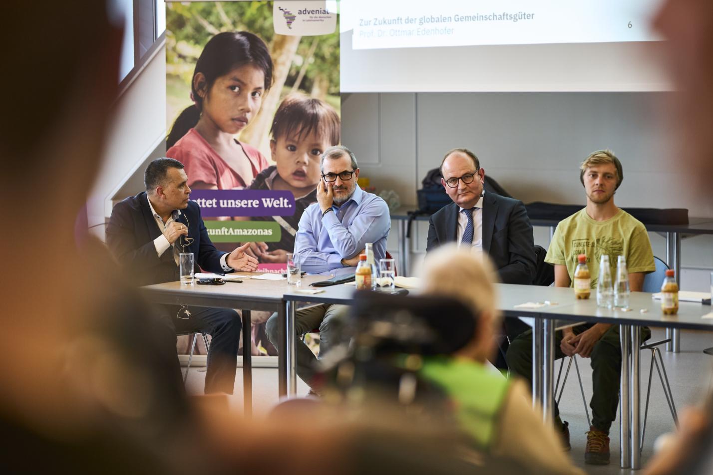 Fachgespräch mit Adveniat-Gästen an der TH Bingen