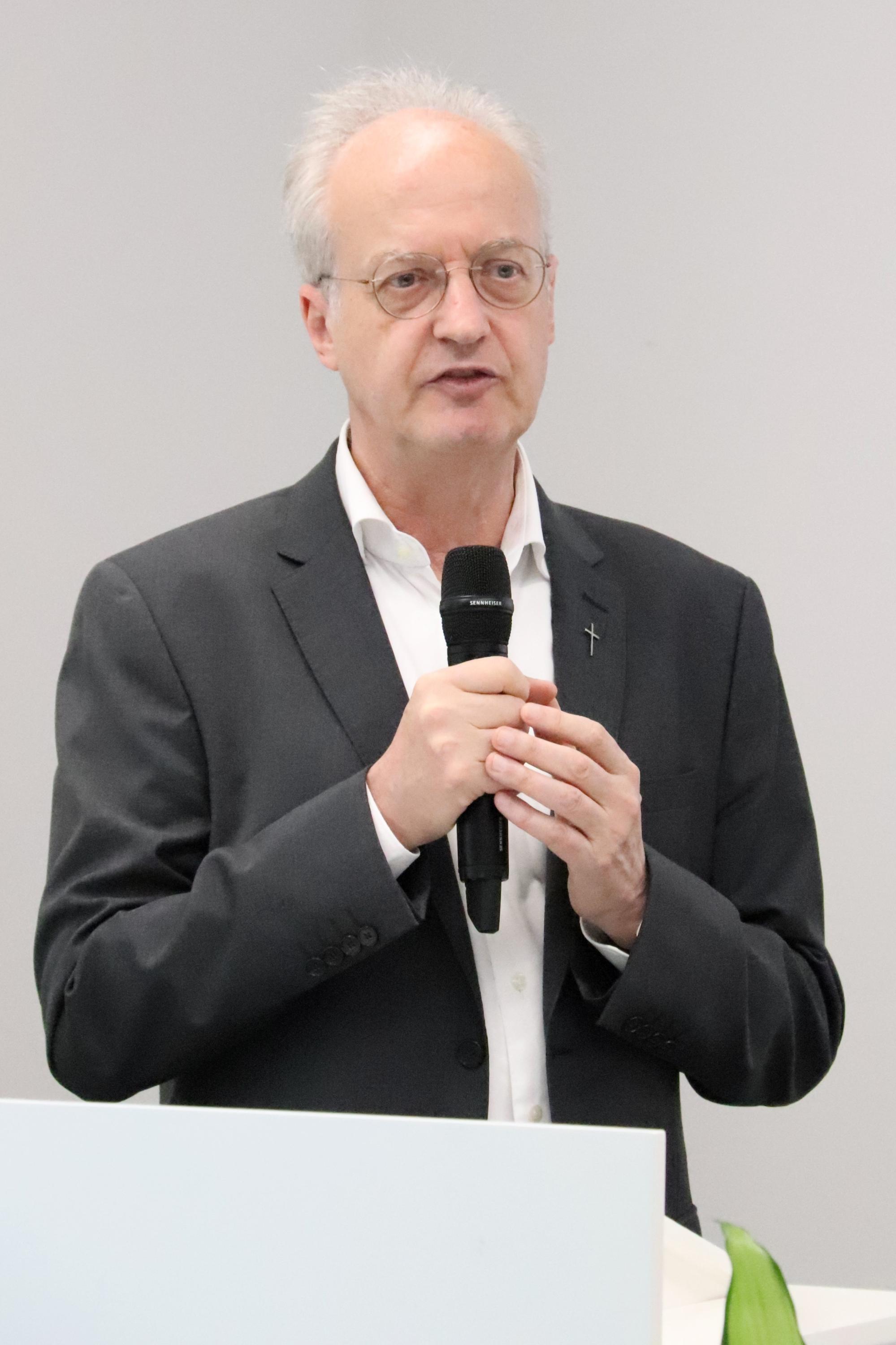 Professor Dr. Philipp Müller, Lehrstuhlinhaber für Pastoraltheologie, hielt eine Laudatio (c) Bistum Mainz/Hoffmann