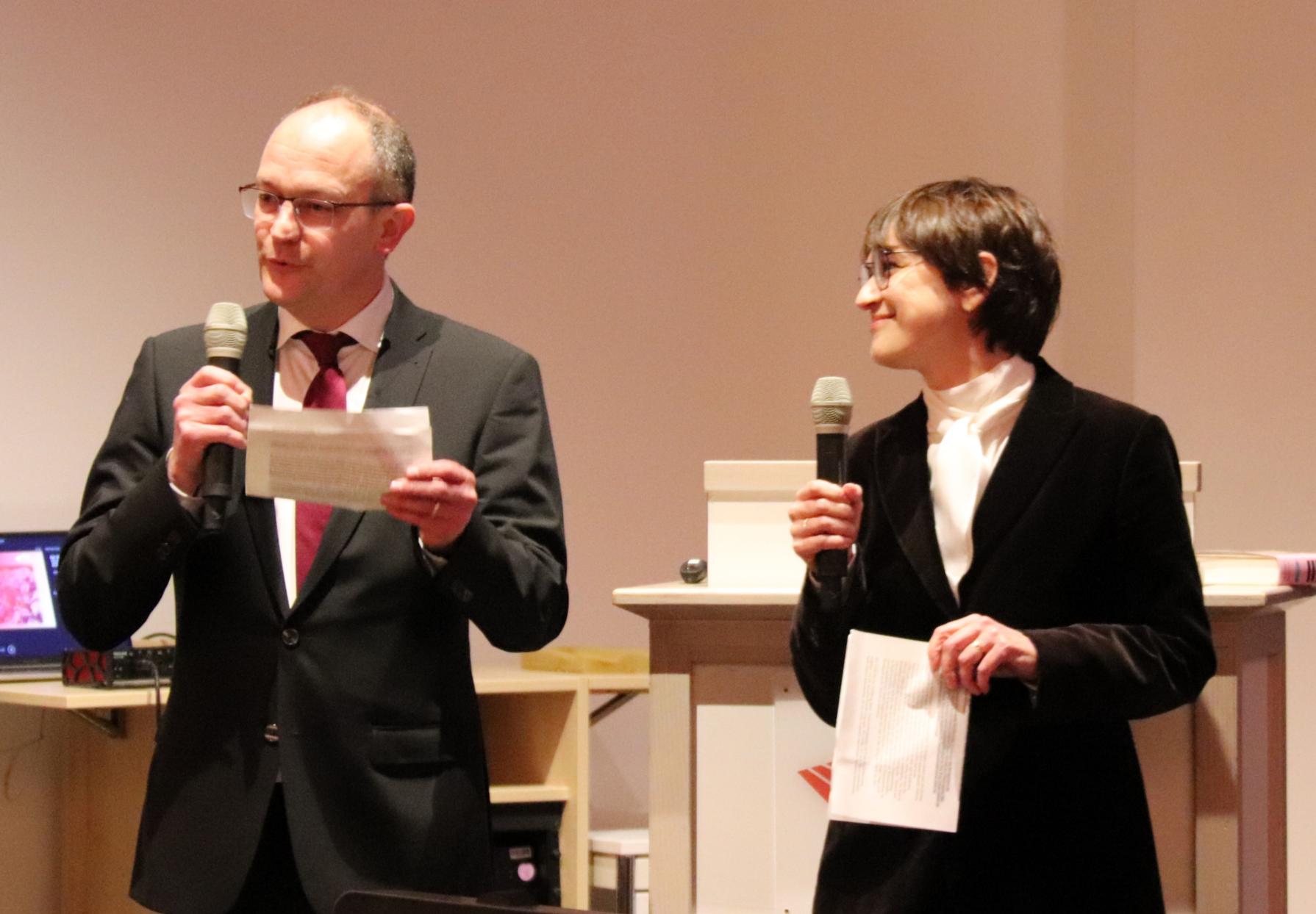 Direktor der Akademie, Dr. Andreas Linsenmann, und die Direktorin der Akademie, Privatdozentin Dr. Marita Liebermann.
