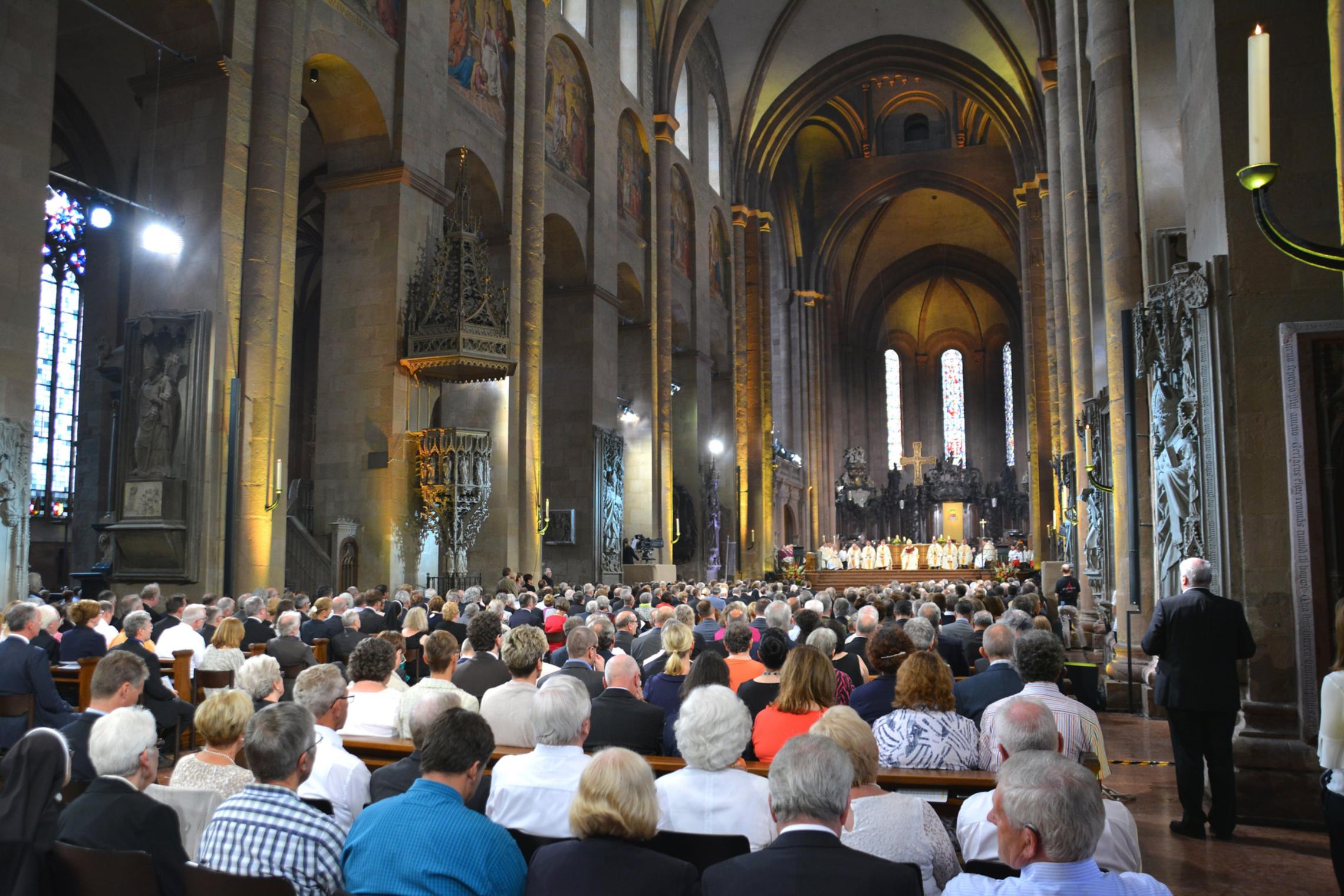 Mainz, 27. August 2017: Der Weihegottesdienst wurde vom SWR live im Fernsehen übertragen.