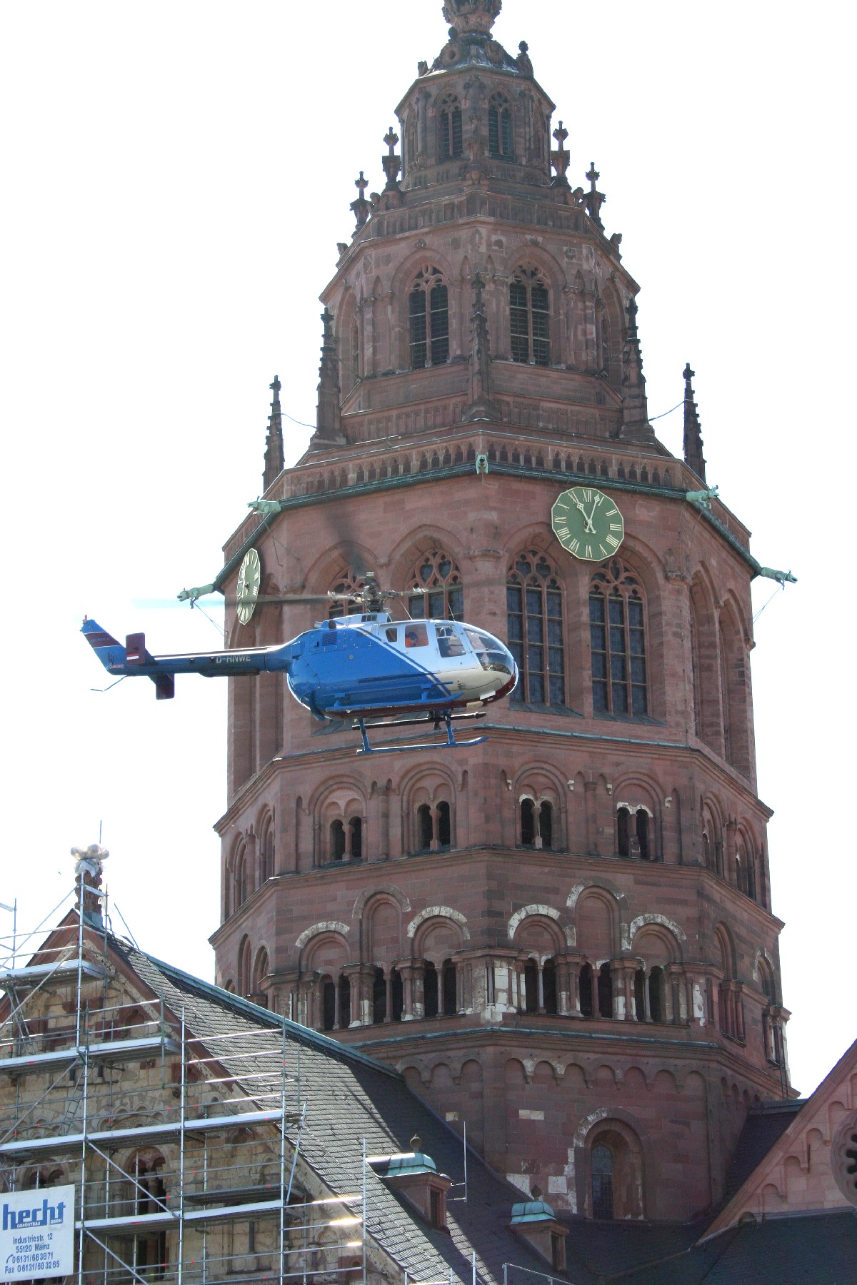 DOM--HUBSCHRAUBER--PHOTOGRAMMETRIE (c) Bistum Mainz / Matschak (Ersteller: Bistum Mainz / Matschak)