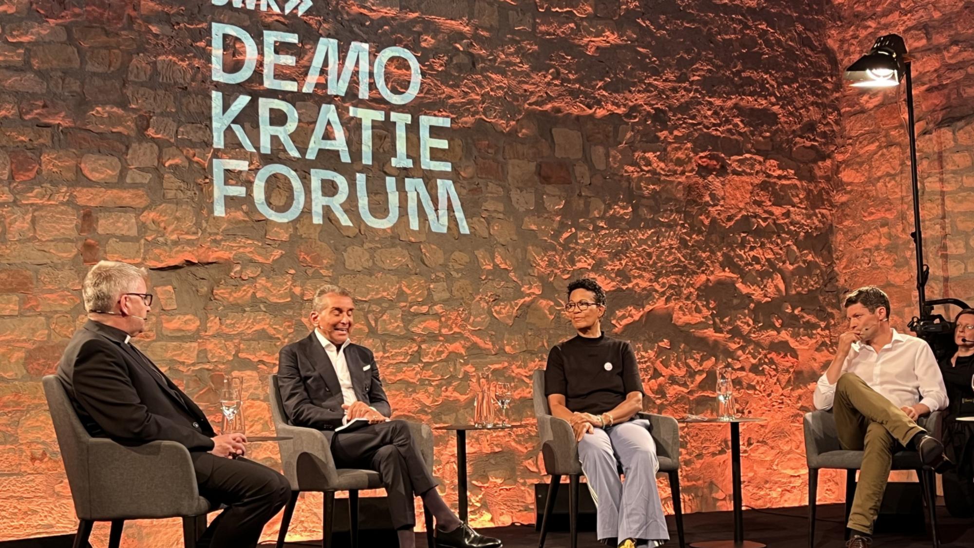 Bischof Peter Kohlgraf beim SWR Demokratieforum im Hambacher Schloss