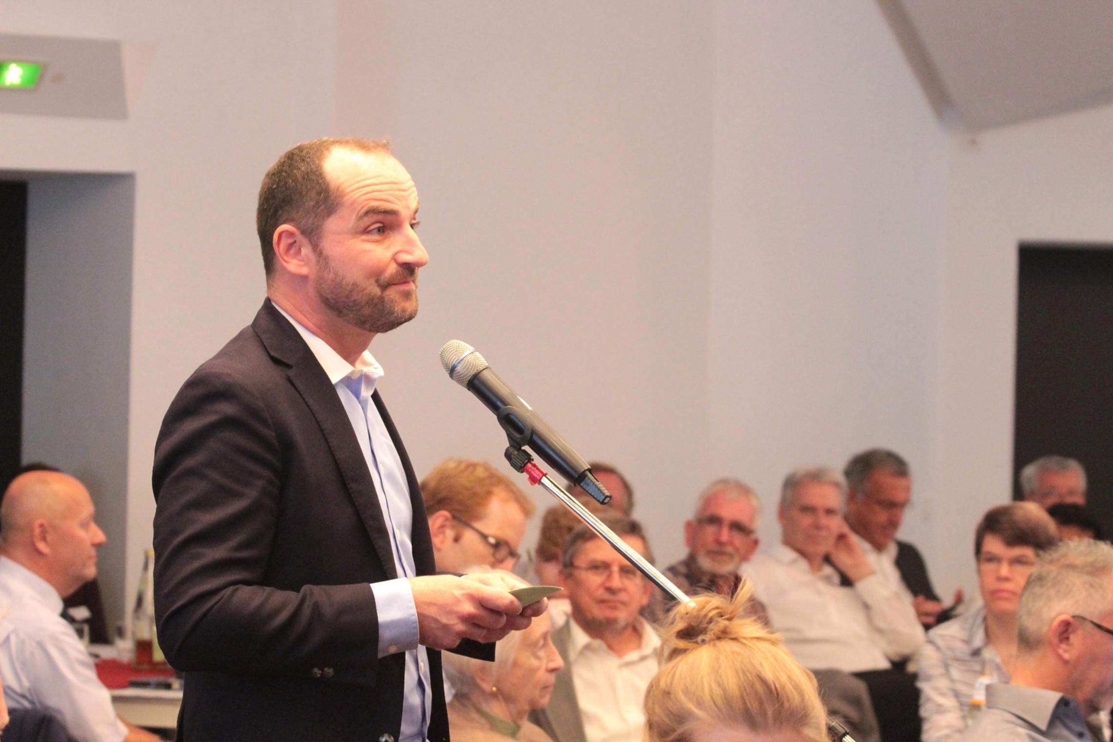 Diözesanversammlung Mainz, 22. September 2018: Dekan Christian Rauch am Mikrophon bei der diesjährigen Diözesanversammlung.
