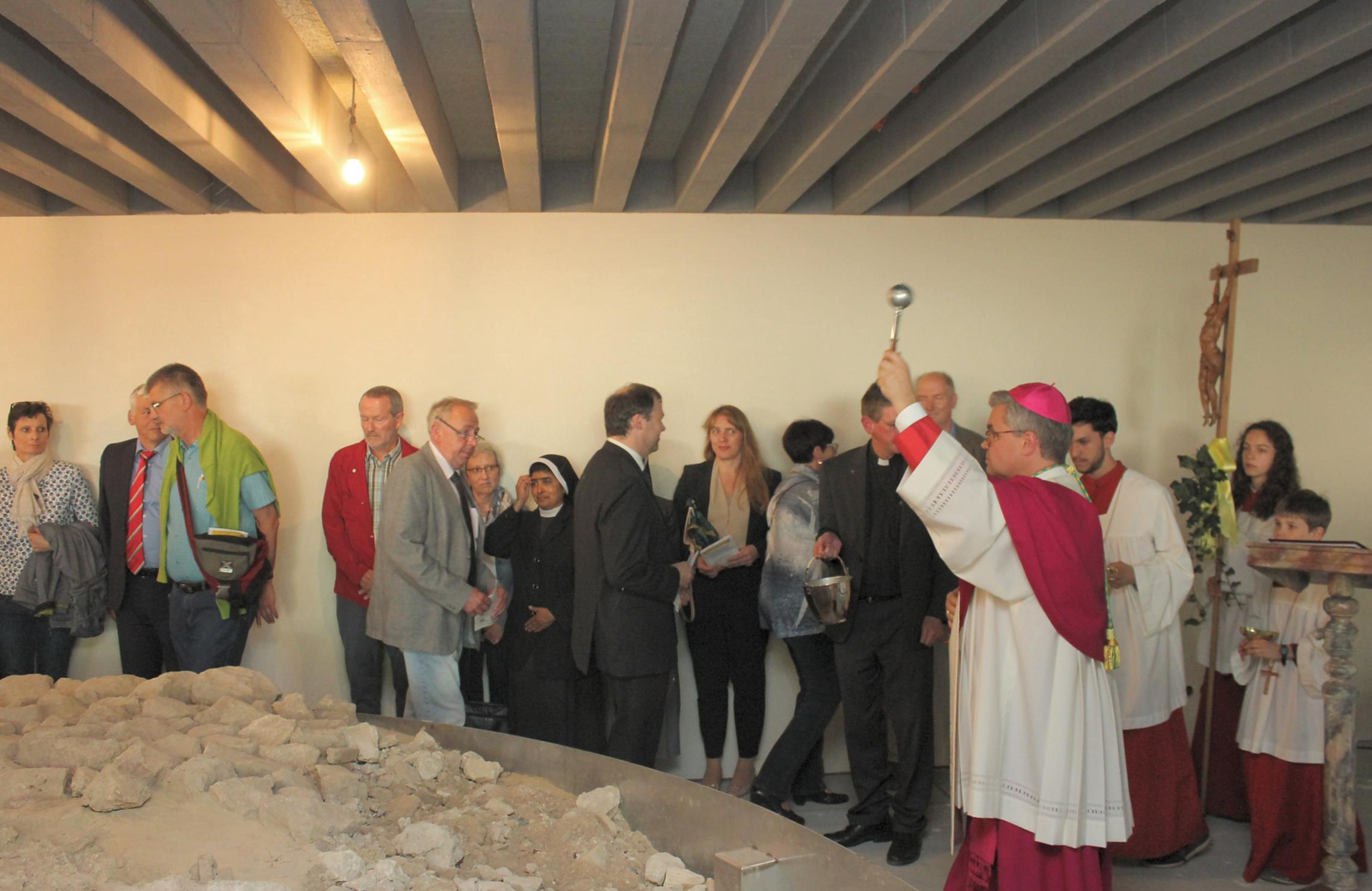 Worms, 18.5.2018: Weihbischof Dr. Udo Markus Bentz segnete die Räume des neuen Hauses am Dom in Worms.