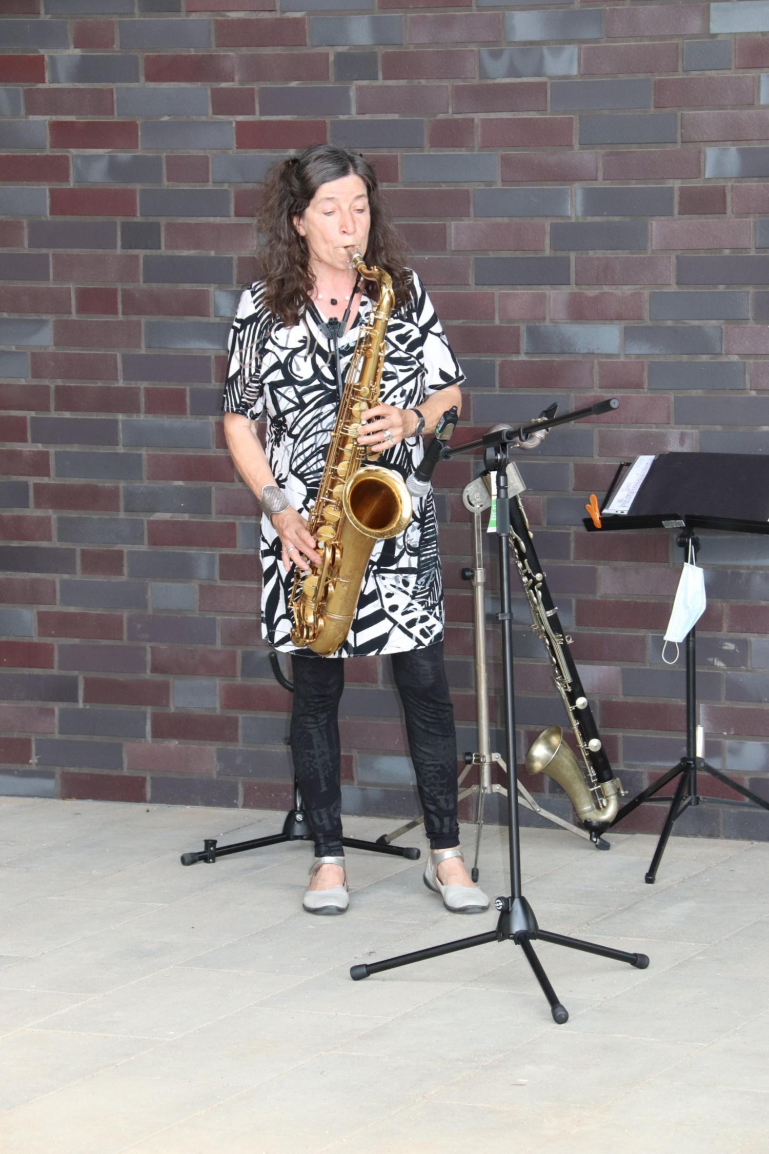 Musikalisch gestaltet wurde die Einweihung von Ilse Schröer am Saxophon (c) Bistum Mainz / Hoffmann