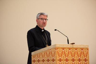 Bischof Peter Kohlgraf bei seiner Festrede anlässlich des Jubiläums 75 Jahre pax christi in Leipzig
