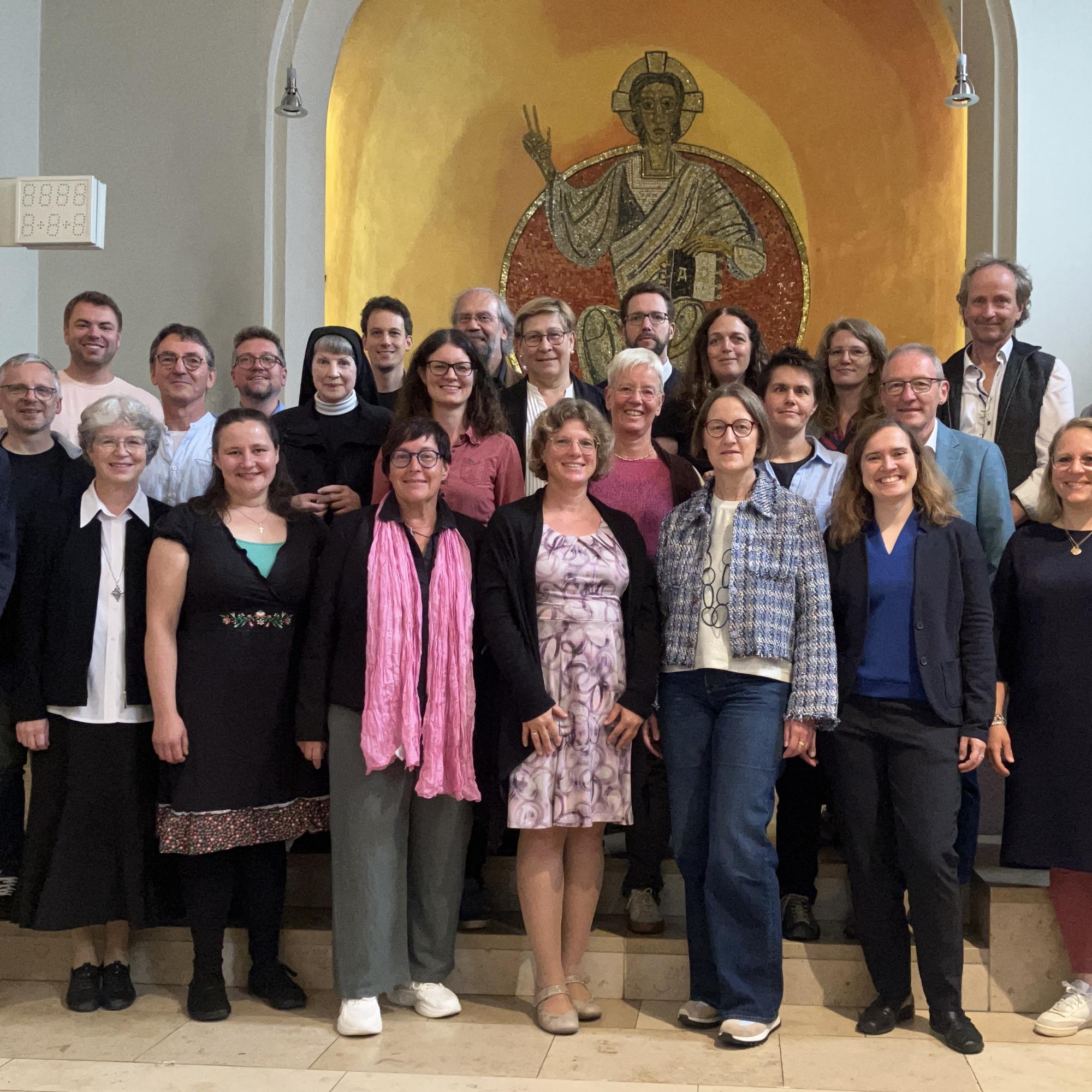 GruppenbildAlle-Inst-Spiritualität