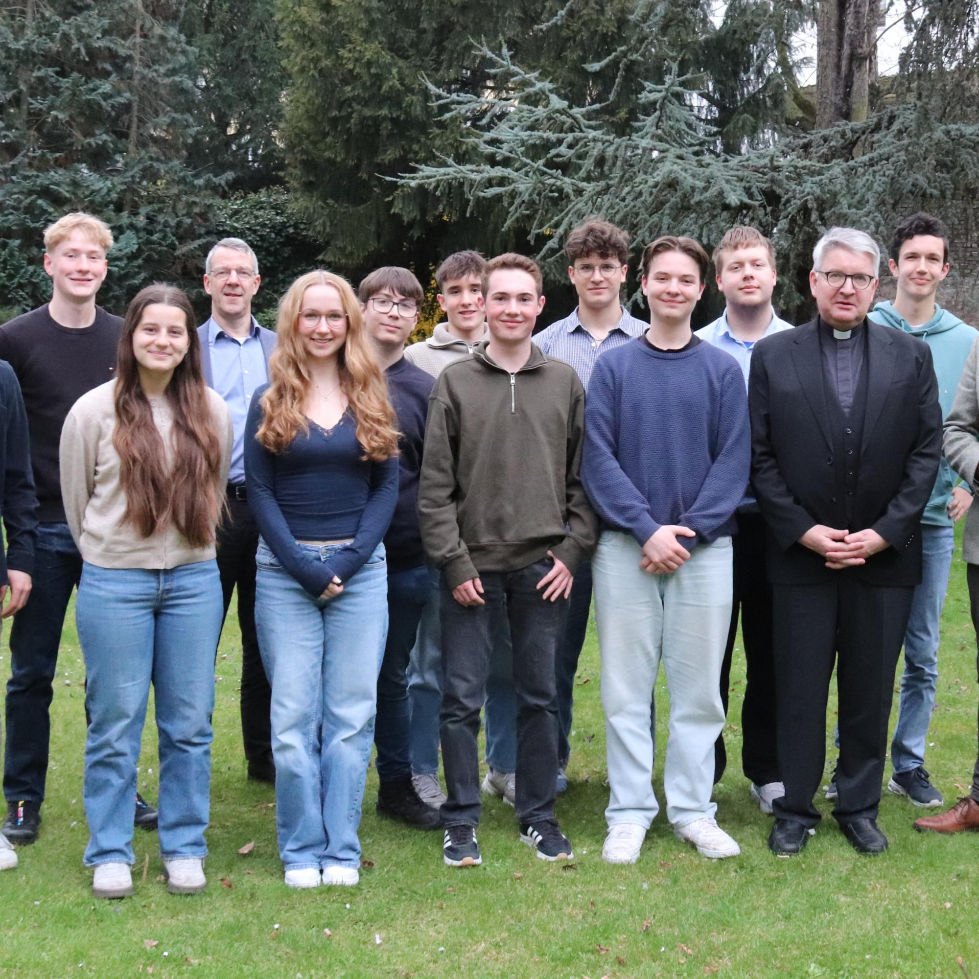 Bischof Peter Kohlgraf hat sich erstmals mit der Diözesanen Schüler:innenvertretung getroffen