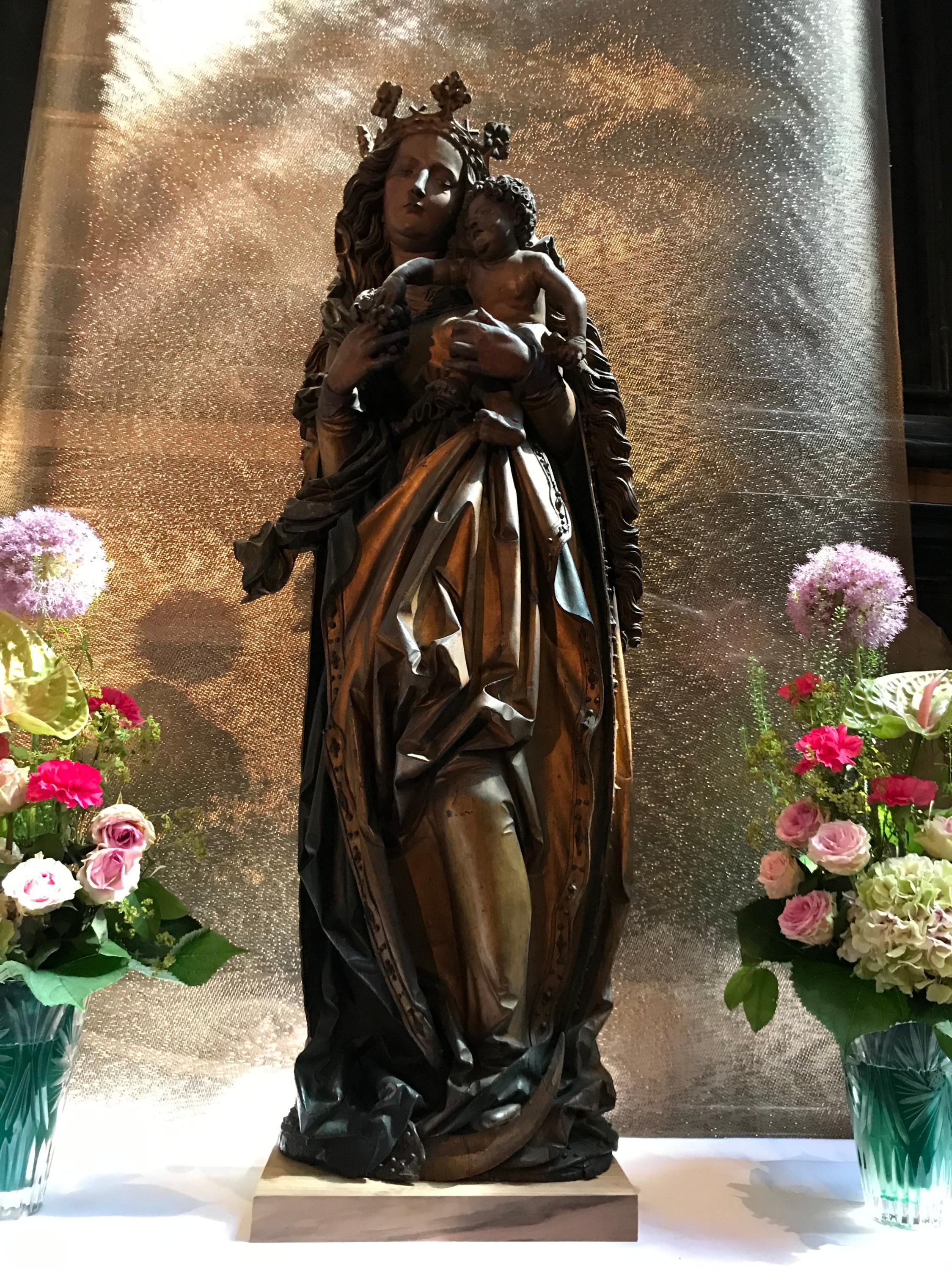 Mainzer Dom die schöne Mainzerin