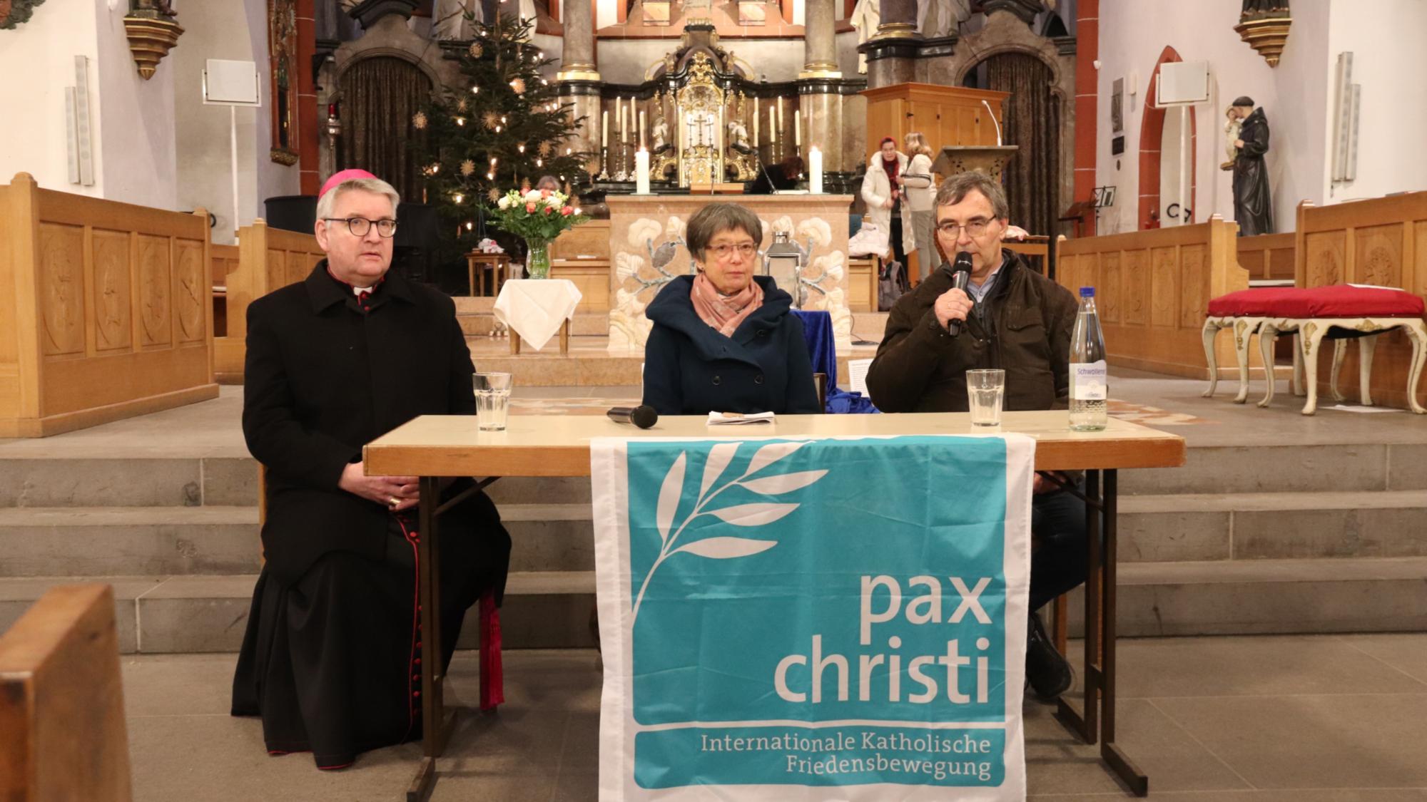 Diskussionsrunde im Anschluss an den Gottesdienst zum Weltfriedenstag 2026 in Bingen