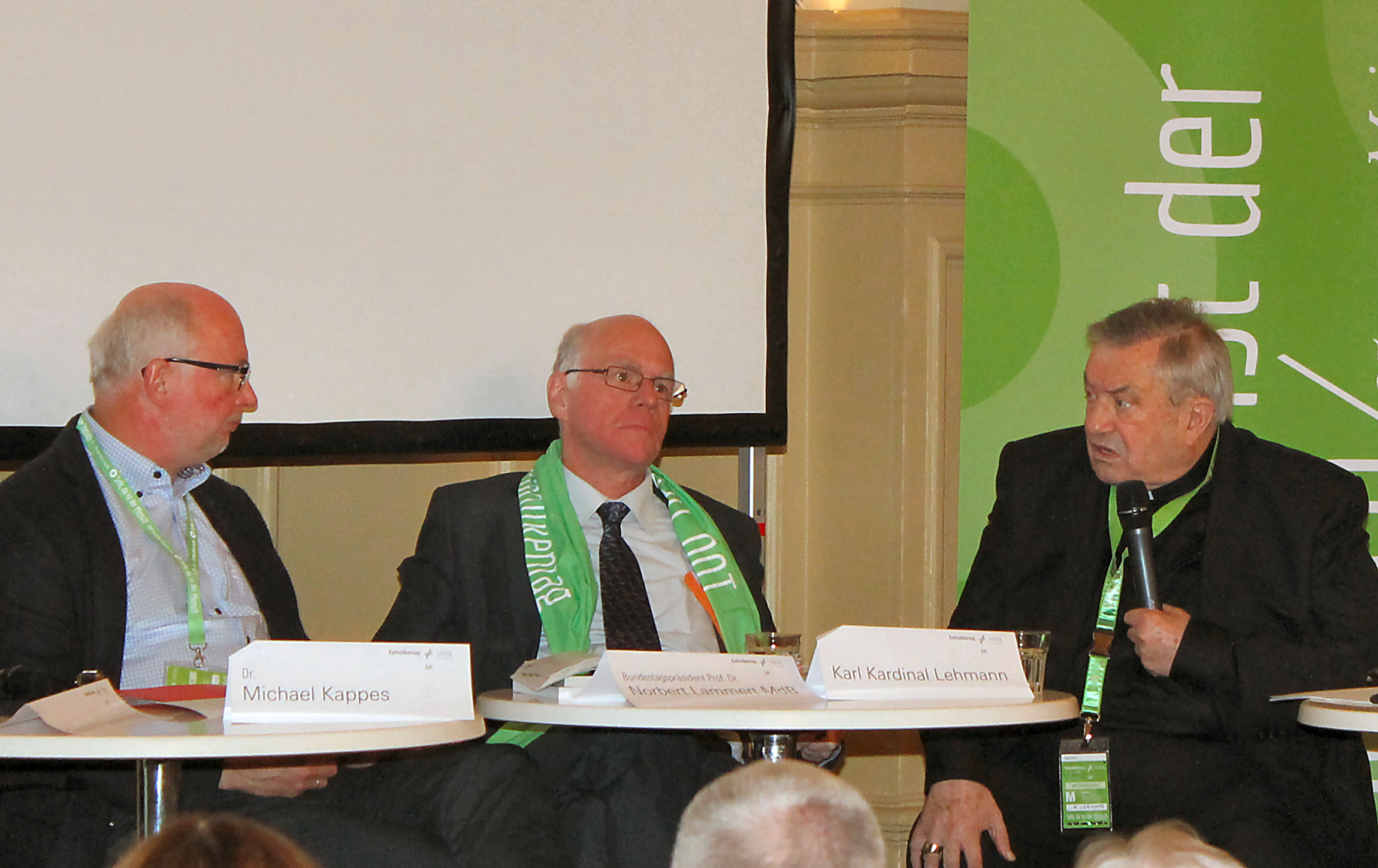 Leipzig, 27.5.2016: Beim Katholikentag in Leipzig diskutierte Kardinal Karl Lehmann (r.) mit Bundestagspräsident Norbert Lammert (Mitte) über den Stand der Ökumene.