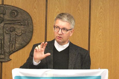 Der Mainzer Bischof Peter Kohlgraf ist seit 2019 Präsident der deutschen Sektion von Pax Christi.